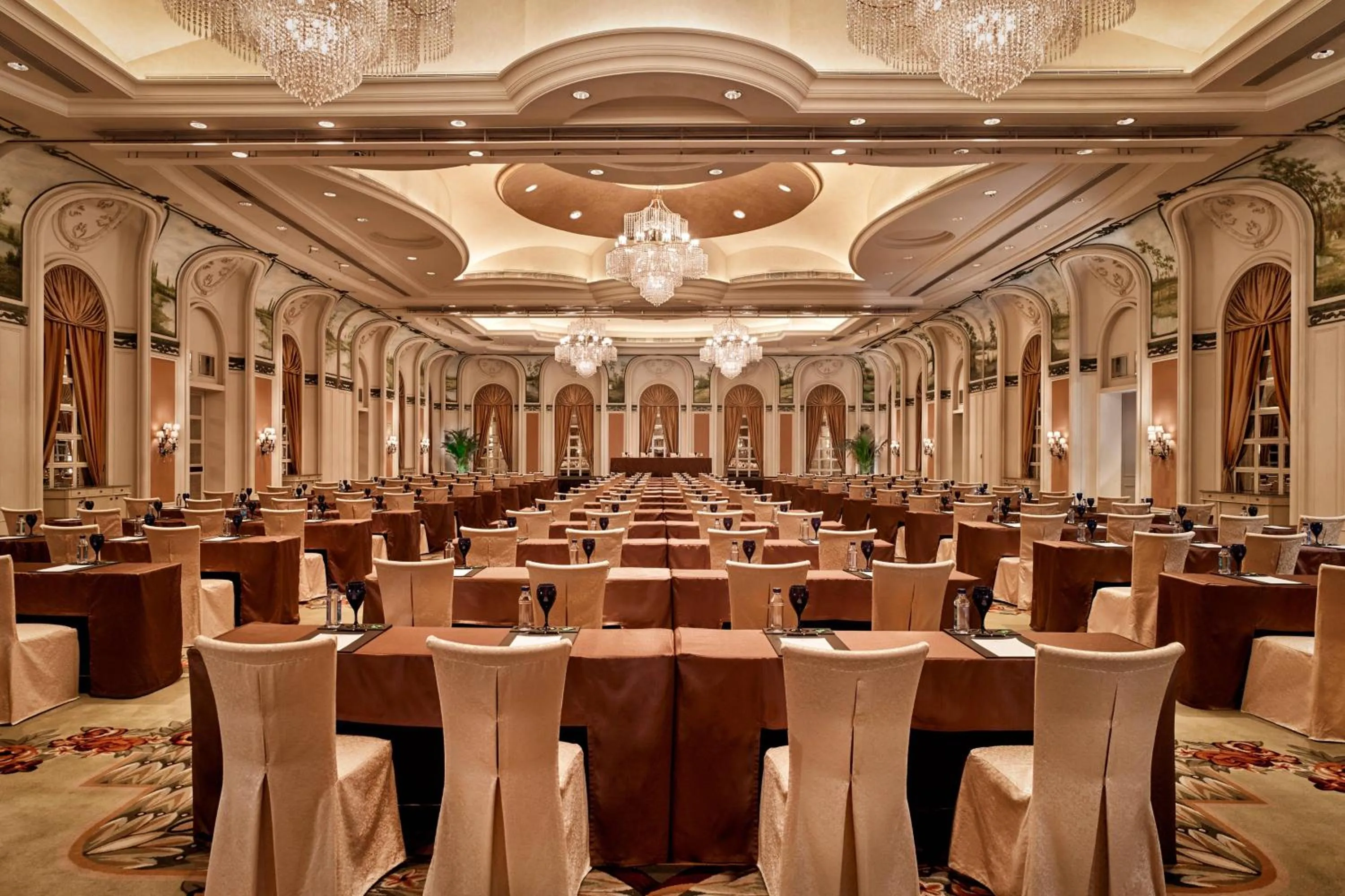 Meeting/conference room in The Ritz-Carlton, Guangzhou