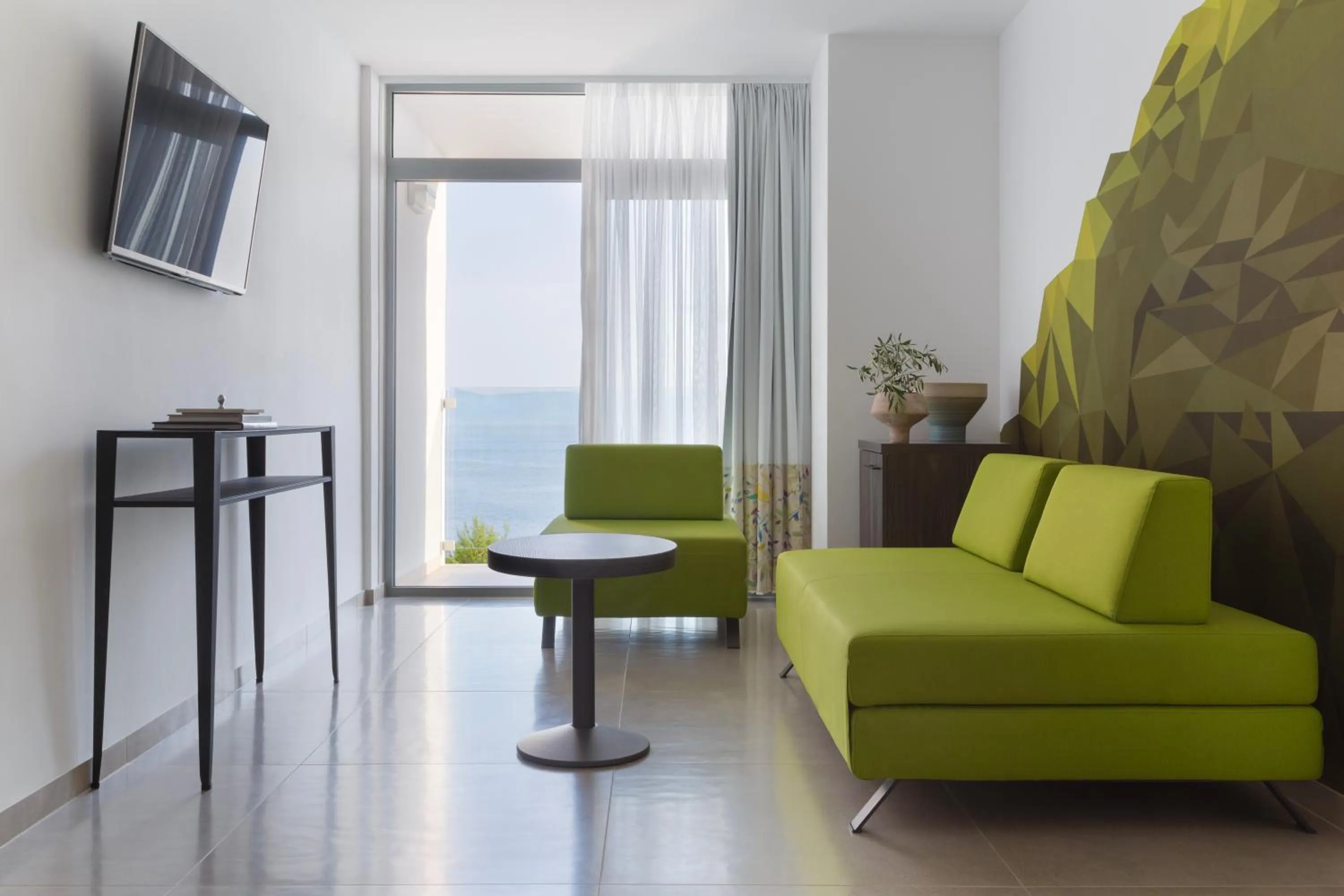 TV and multimedia in Bluesun Hotel Alga