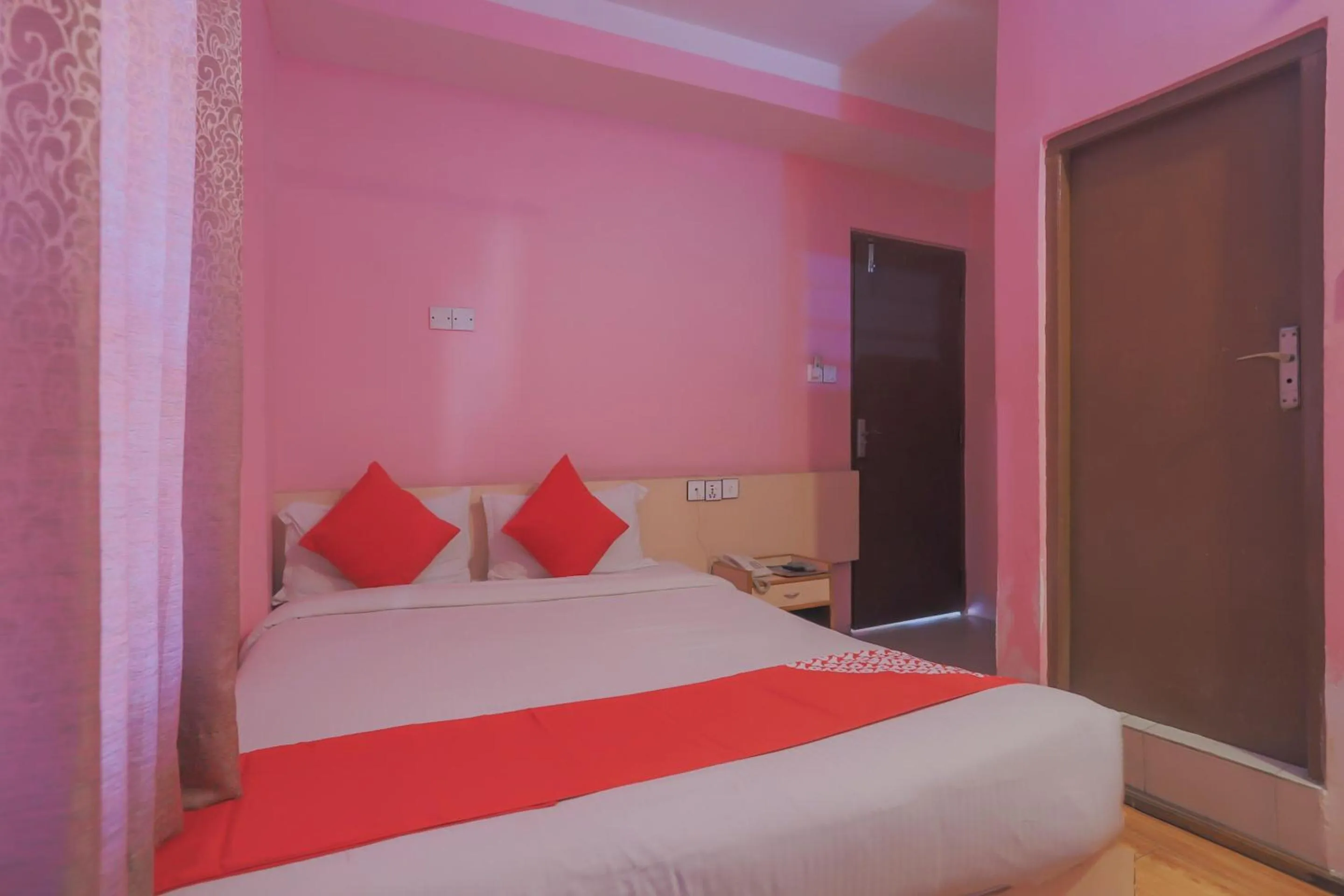 Bedroom, Bed in OYO 789 Hotel Shivam Plaza