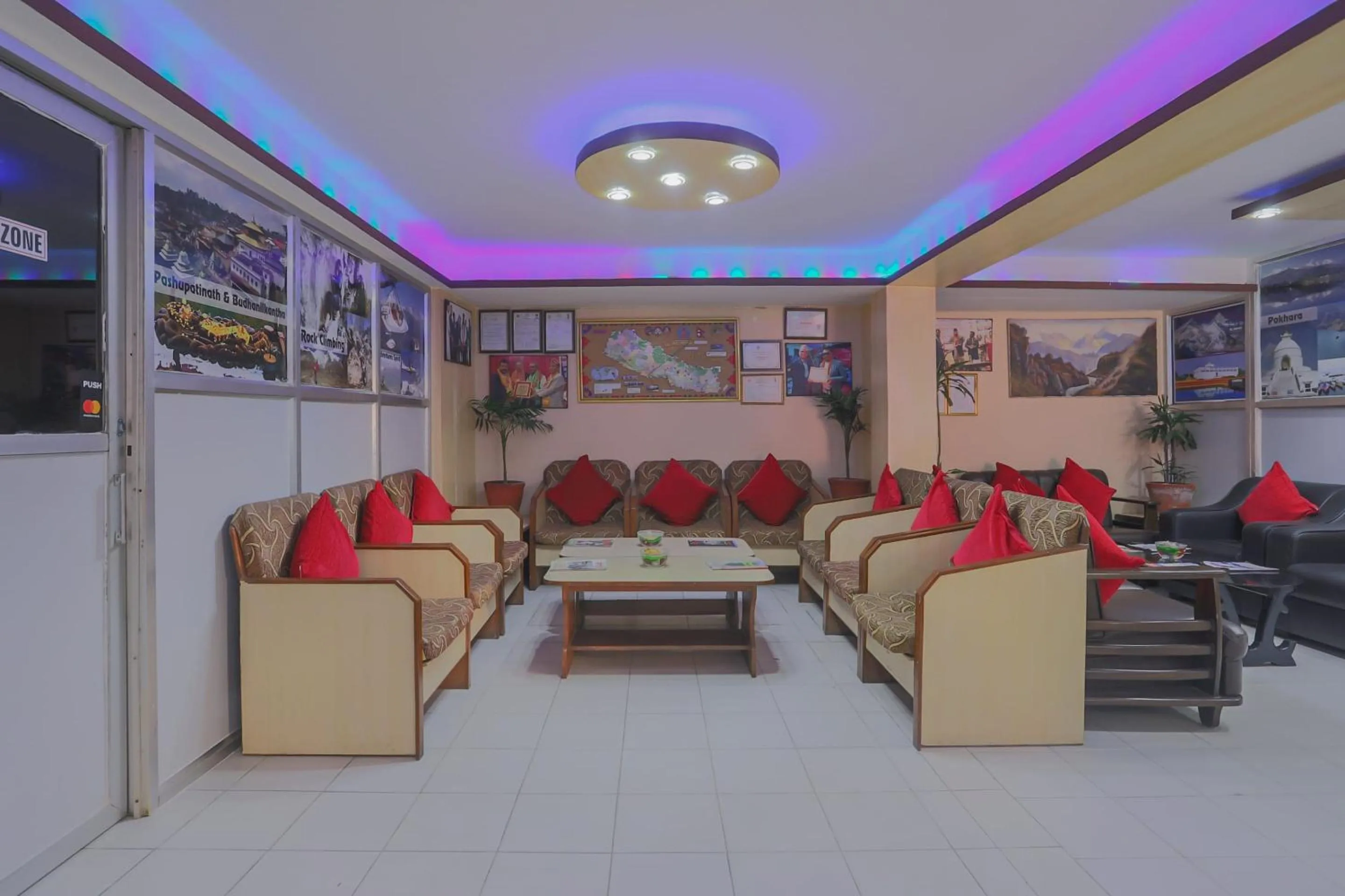 Lobby or reception in OYO 789 Hotel Shivam Plaza