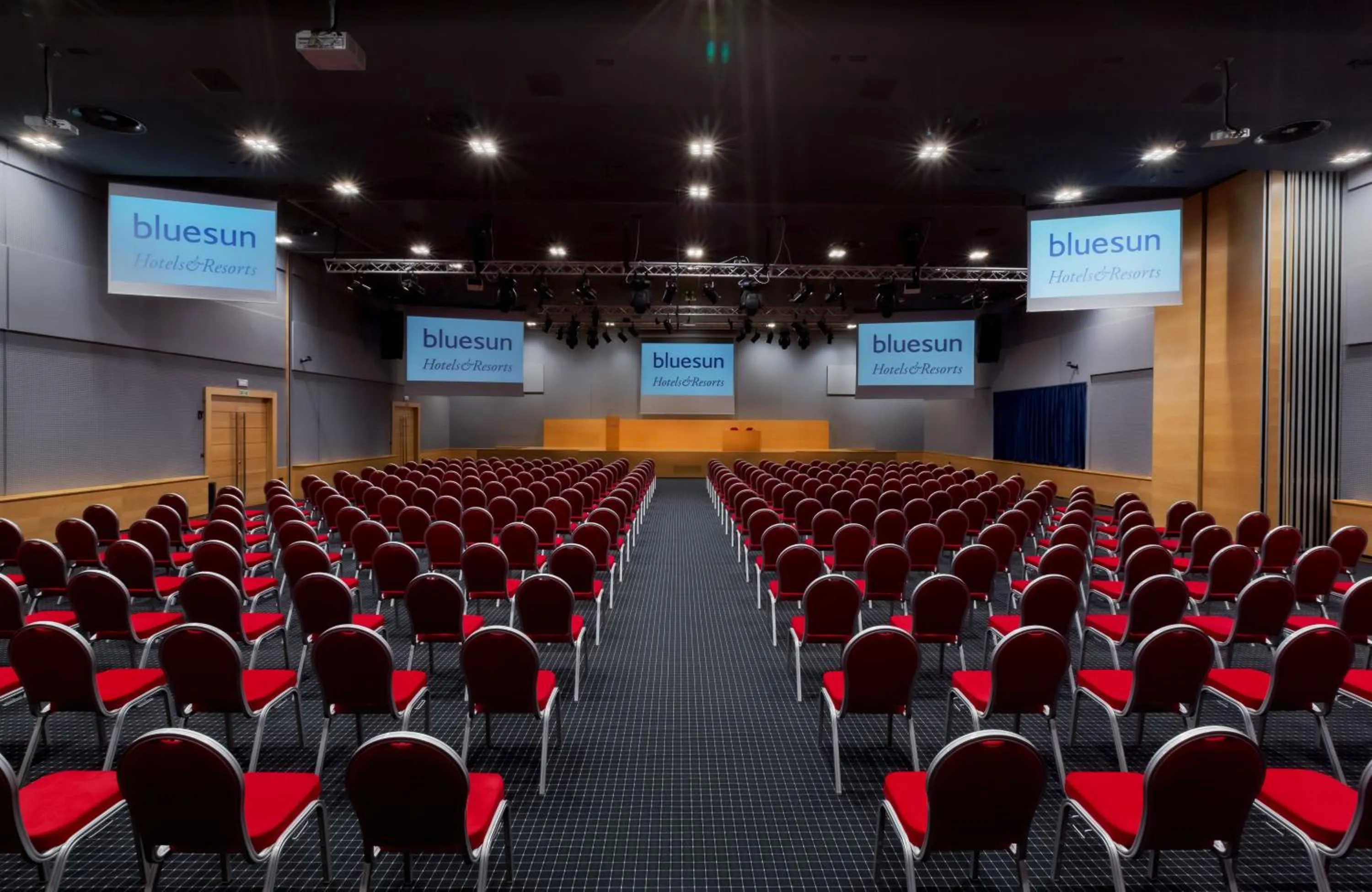 Meeting/conference room in Bluesun Hotel Elaphusa