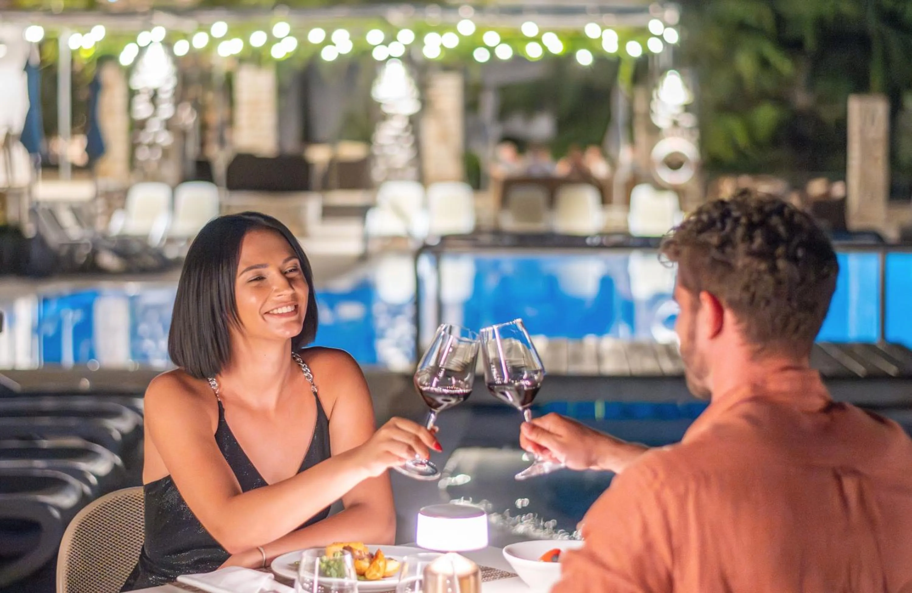 Restaurant/places to eat in Bluesun Hotel Borak