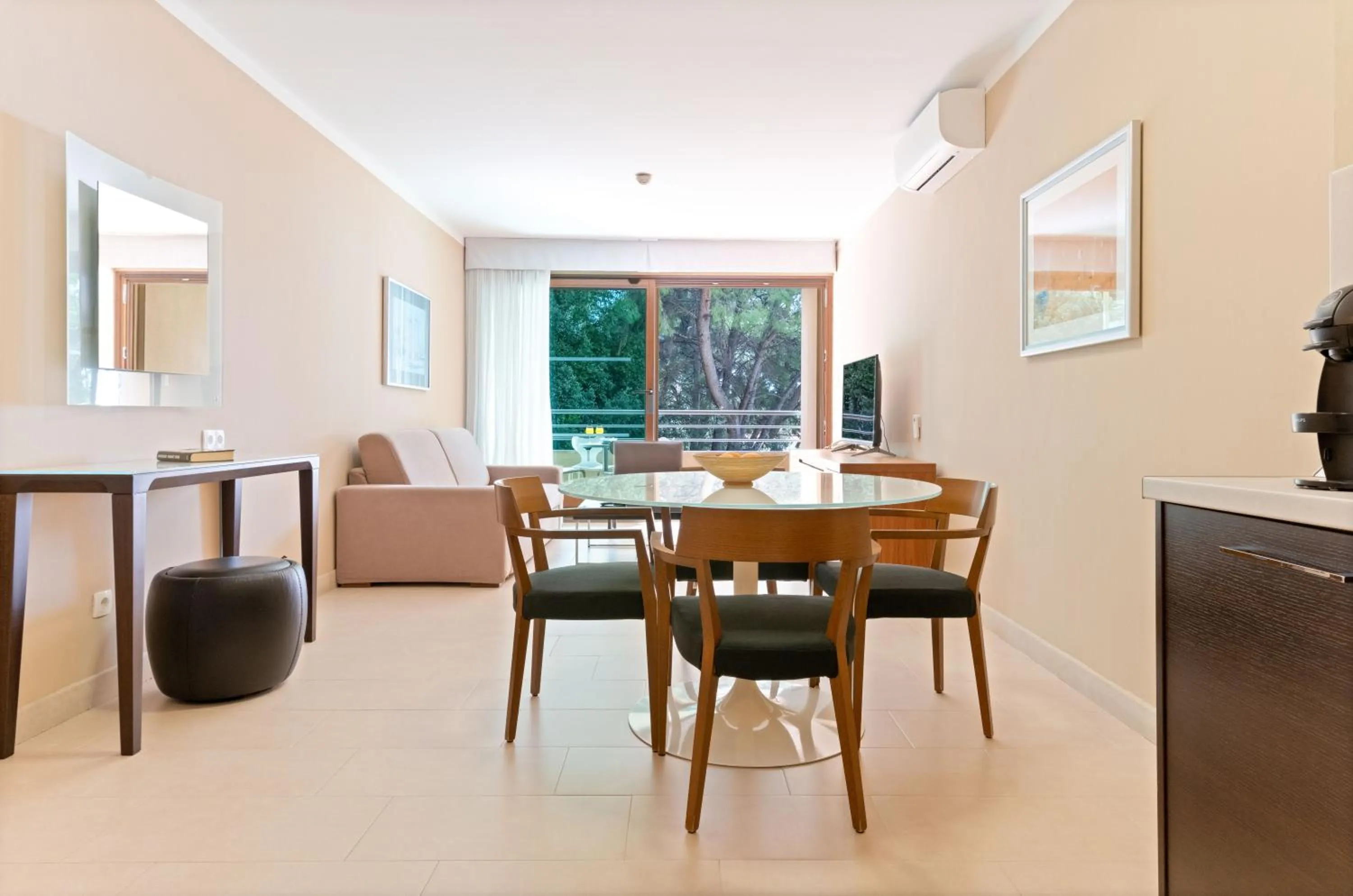 TV and multimedia in The Residence Aparthotel