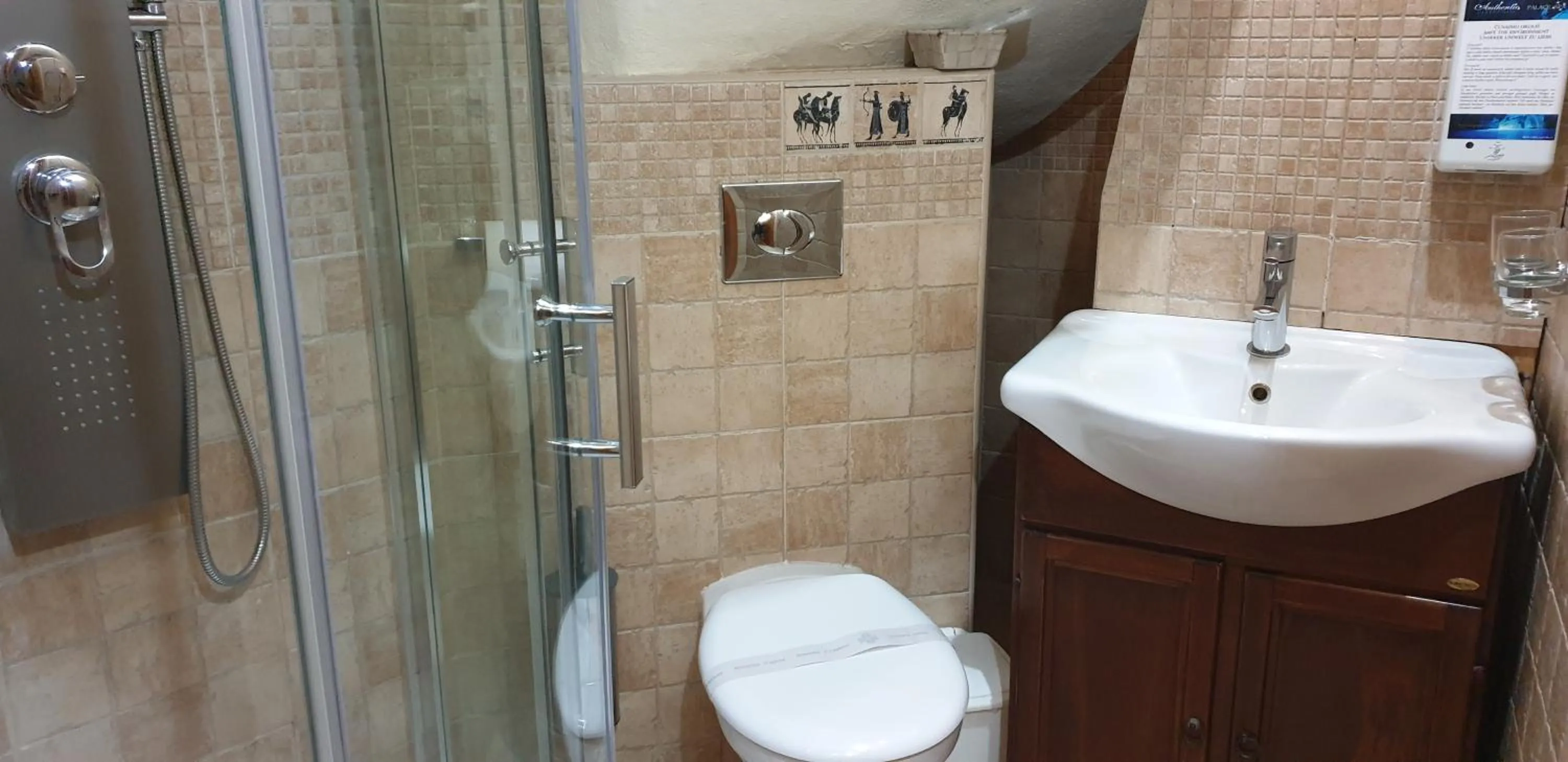 Toilet in Authentic Luxury Rooms