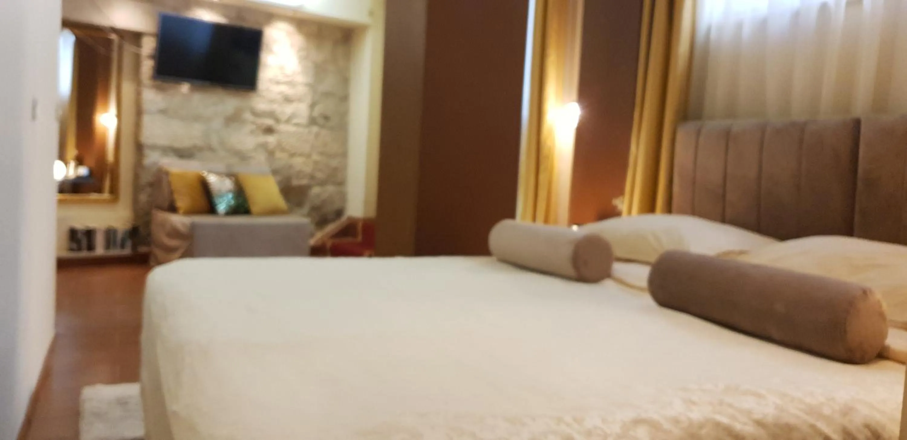 Bedroom, Bed in Authentic Luxury Rooms