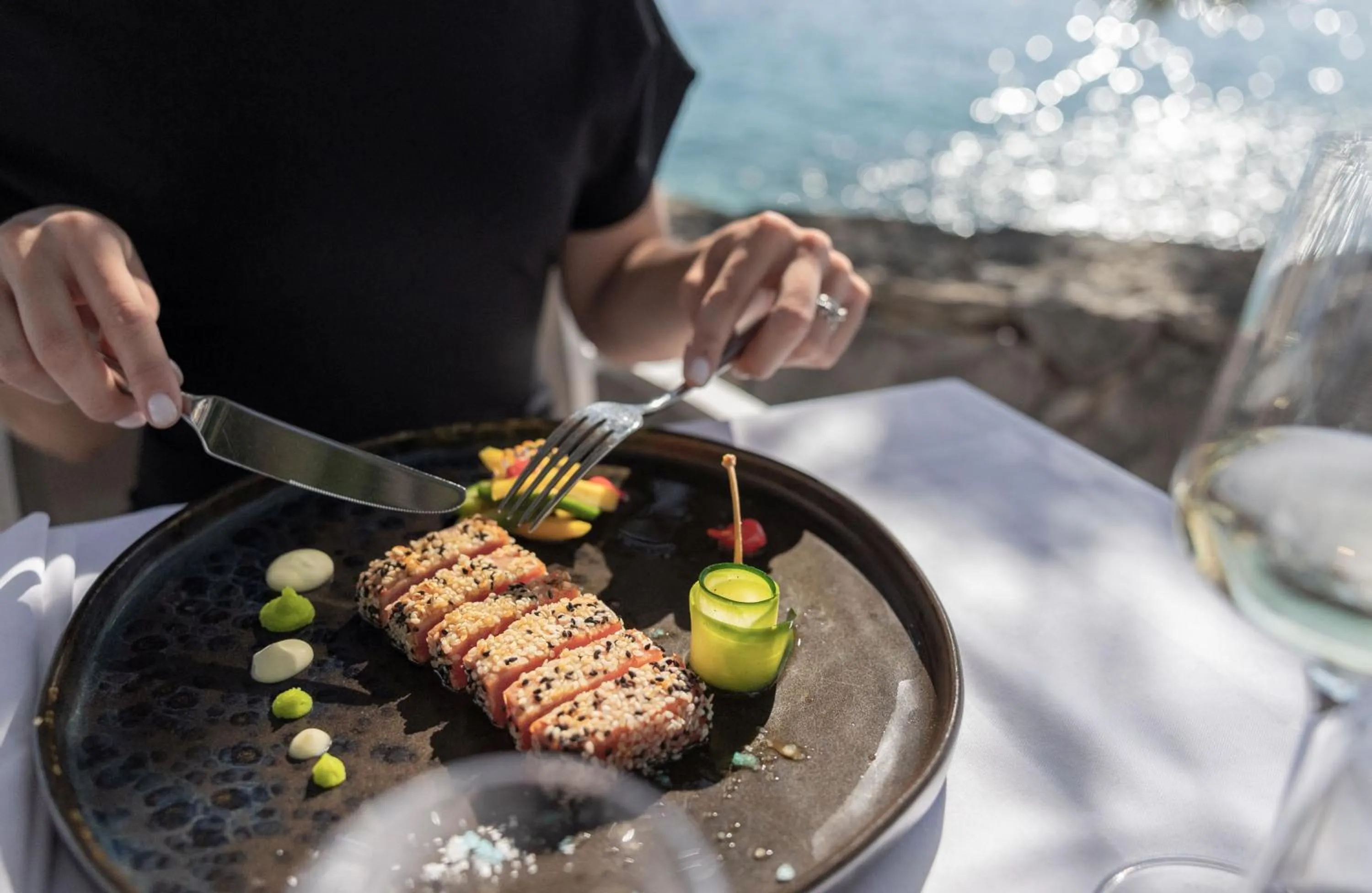 Restaurant/places to eat in Bluesun hotel Berulia