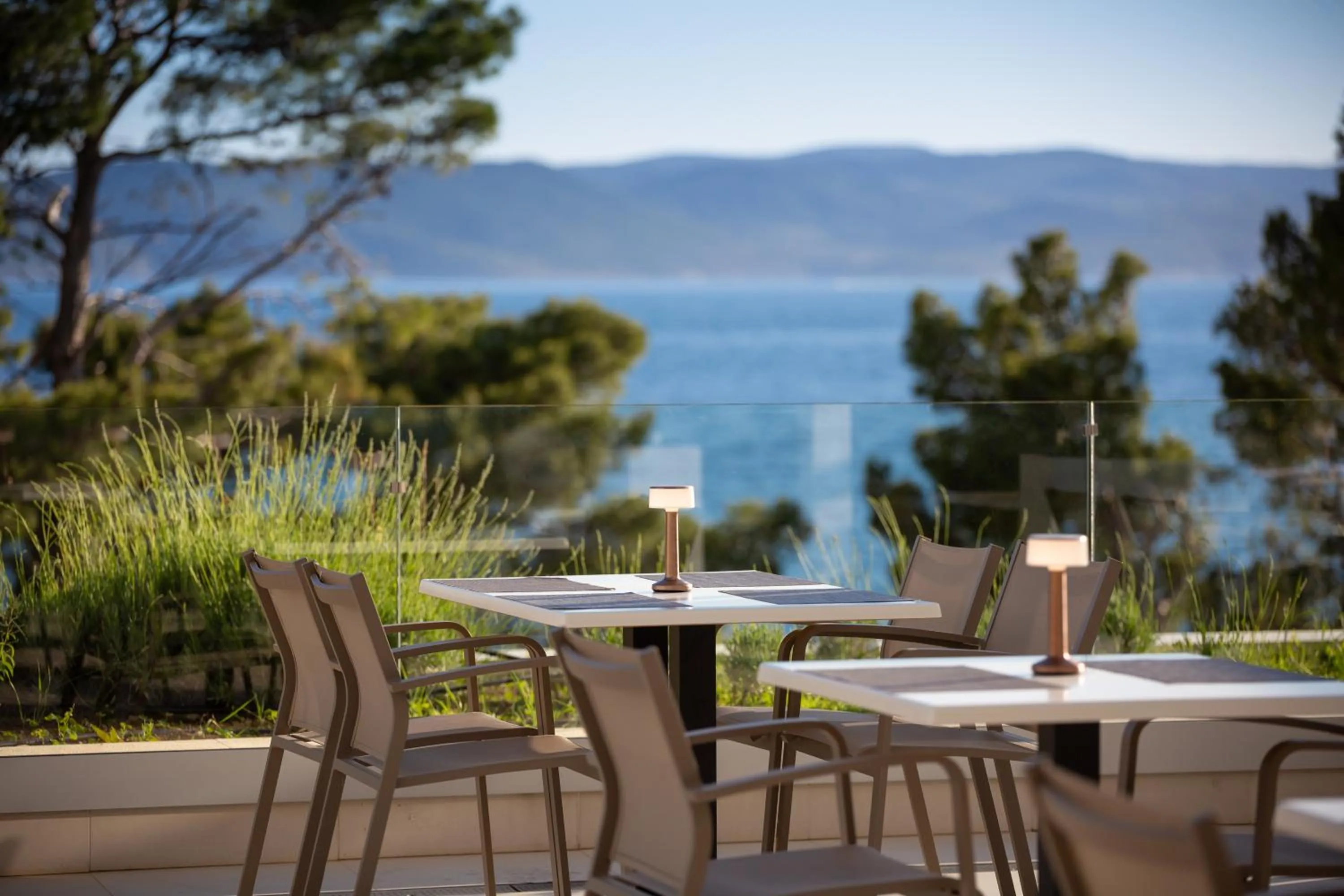 Restaurant/places to eat in Bluesun hotel Berulia