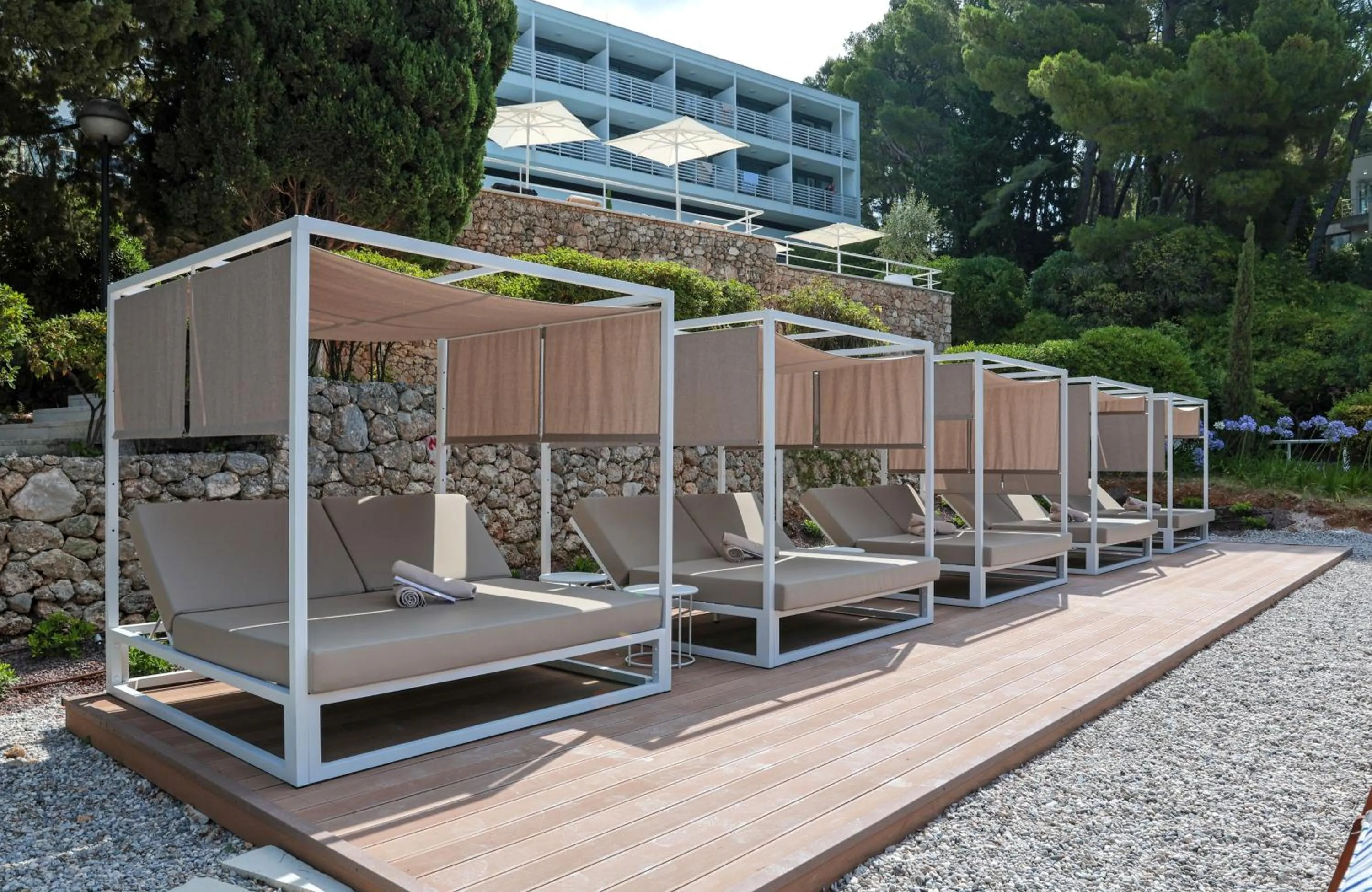 Lounge or bar in Bluesun Hotel Maestral