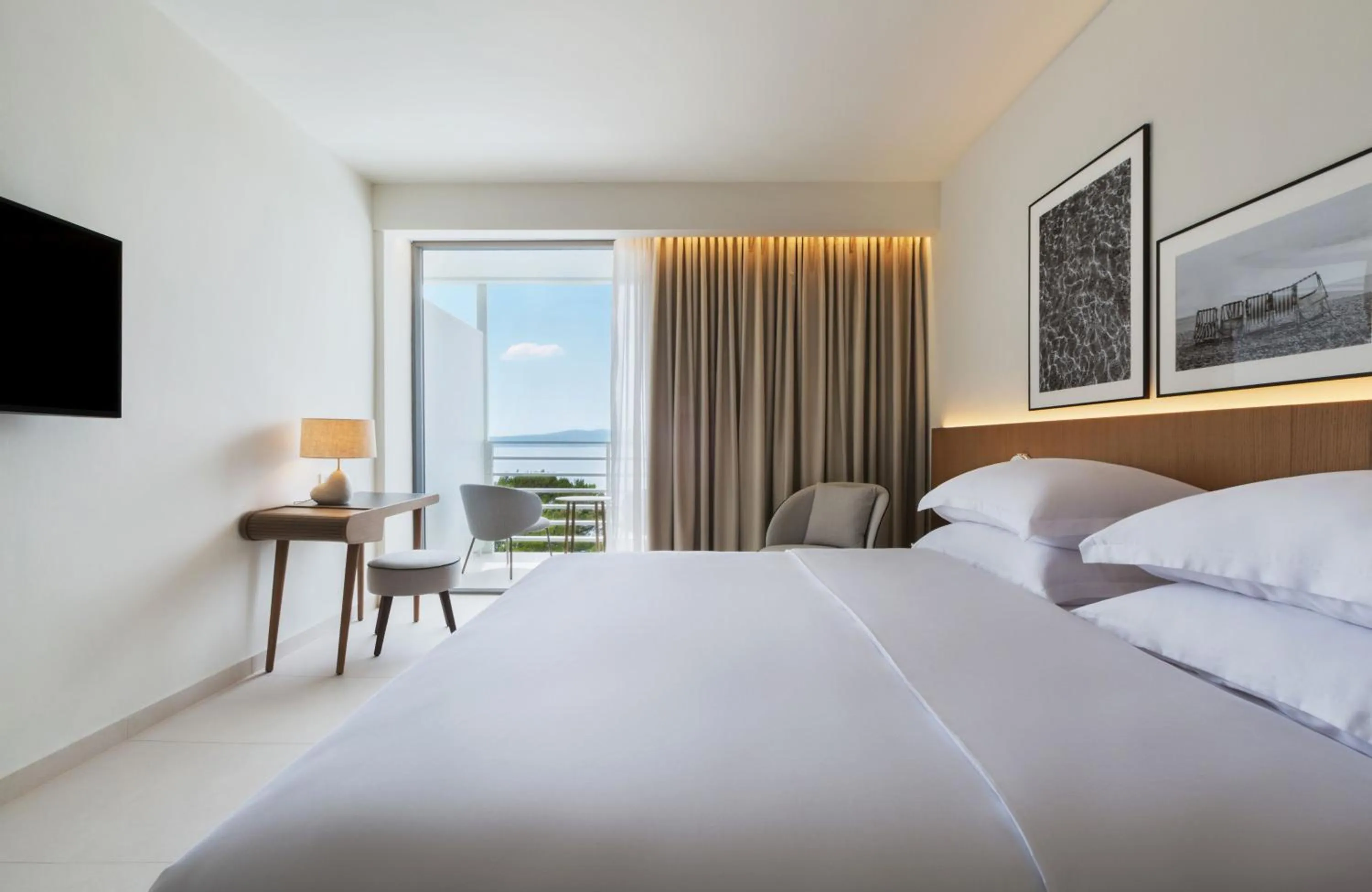 View (from property/room), Bed in Bluesun Hotel Maestral