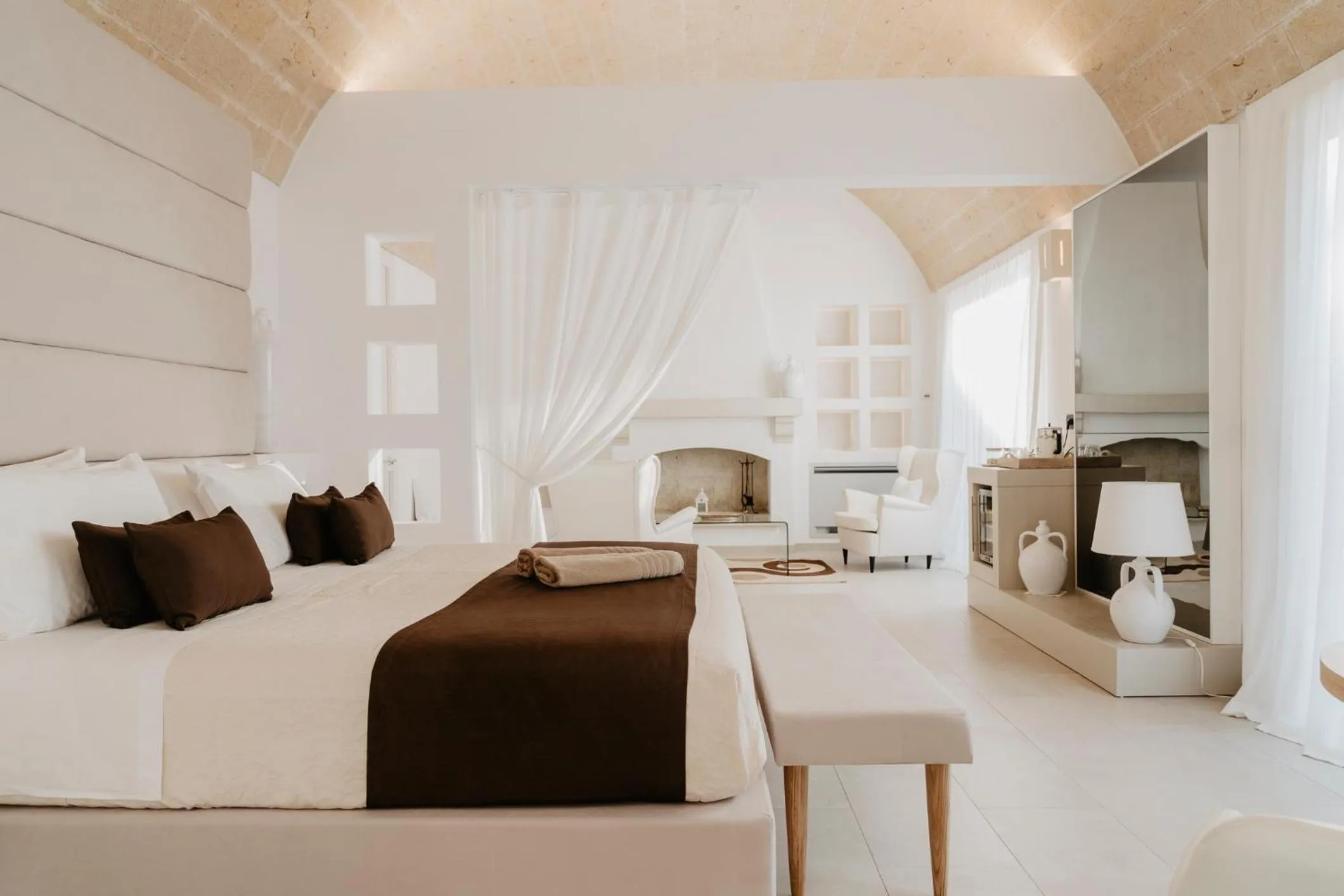Bed in Masseria Muntibianchi AgriResort Restaurant & SPA
