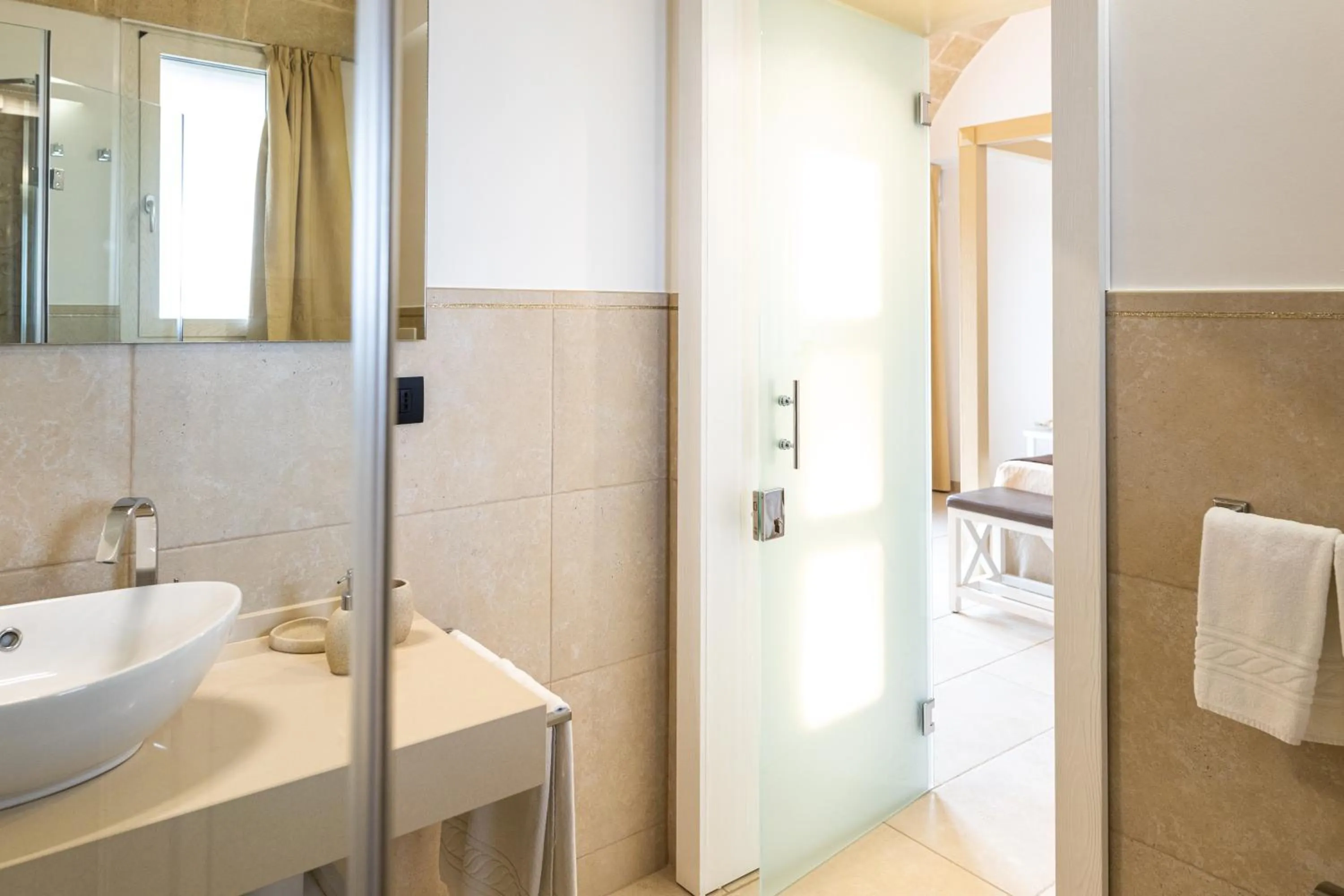 Bathroom in Masseria Muntibianchi AgriResort Restaurant & SPA