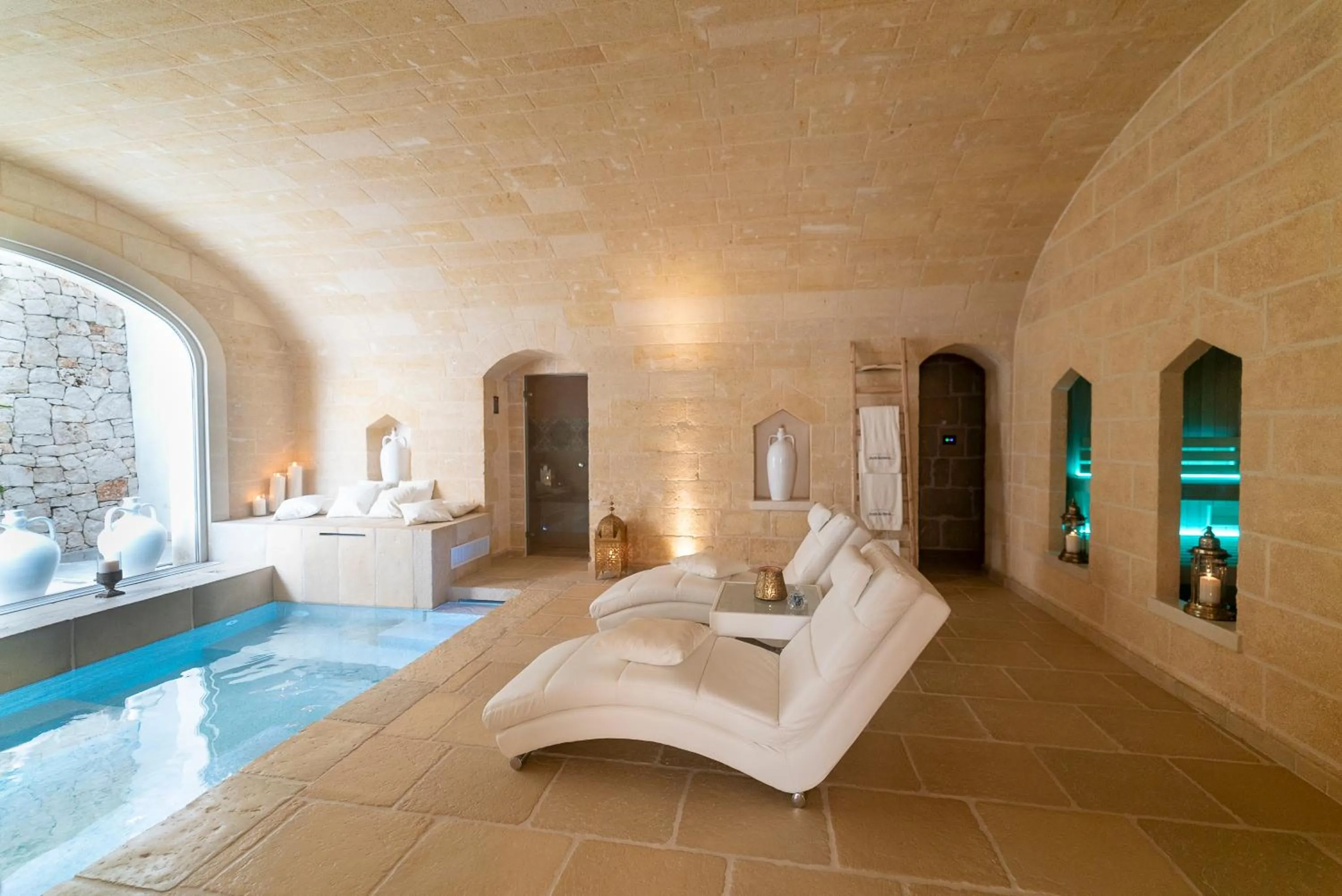 Hot Tub in Masseria Muntibianchi AgriResort Restaurant & SPA