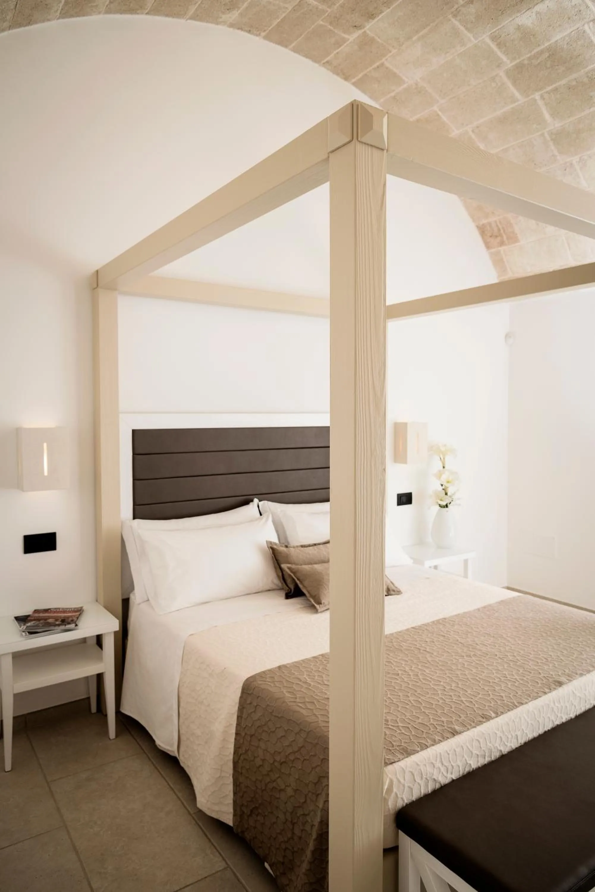 Bed in Masseria Muntibianchi AgriResort Restaurant & SPA