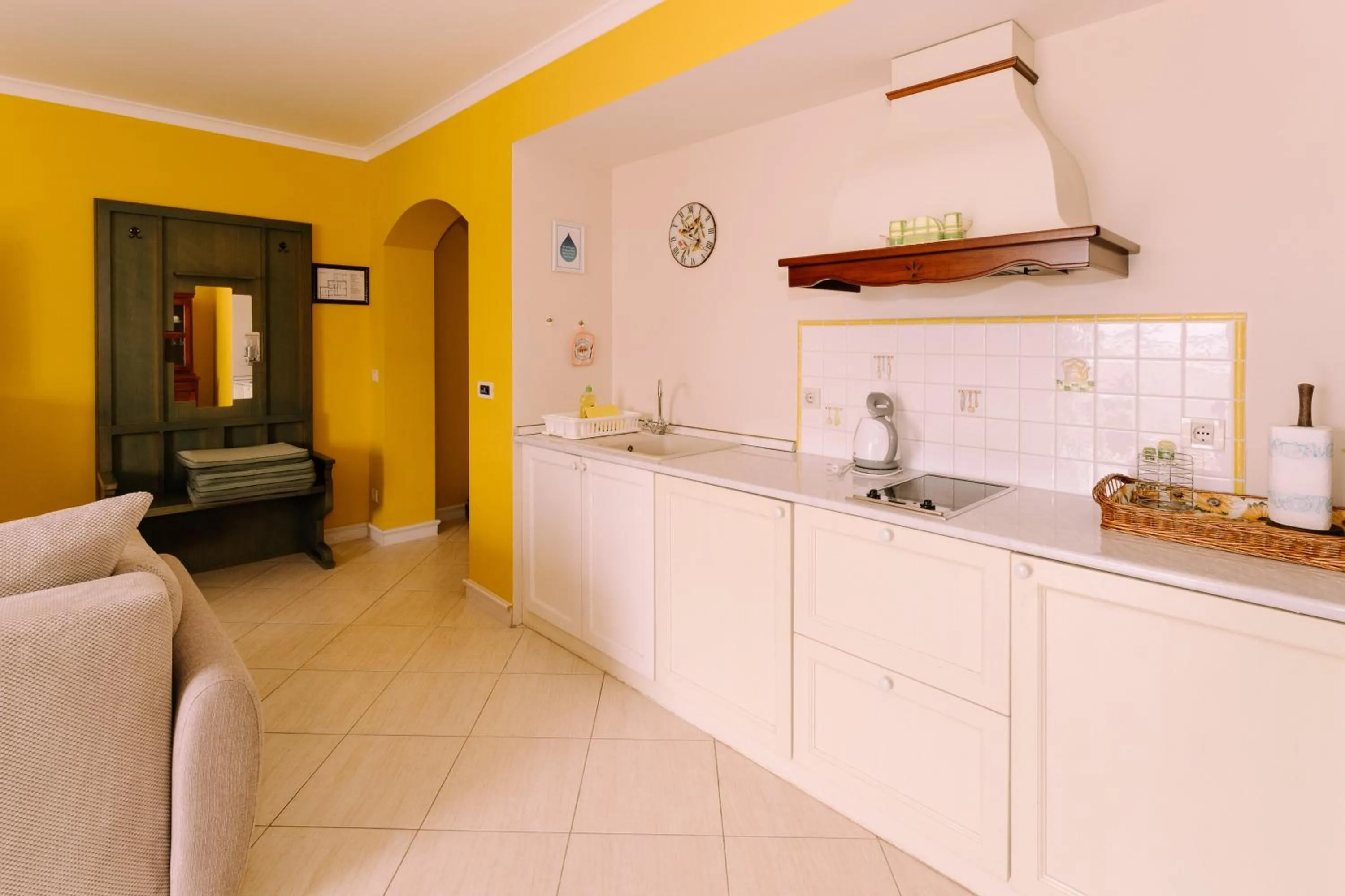 Coffee/tea facilities in Hotel Abalone