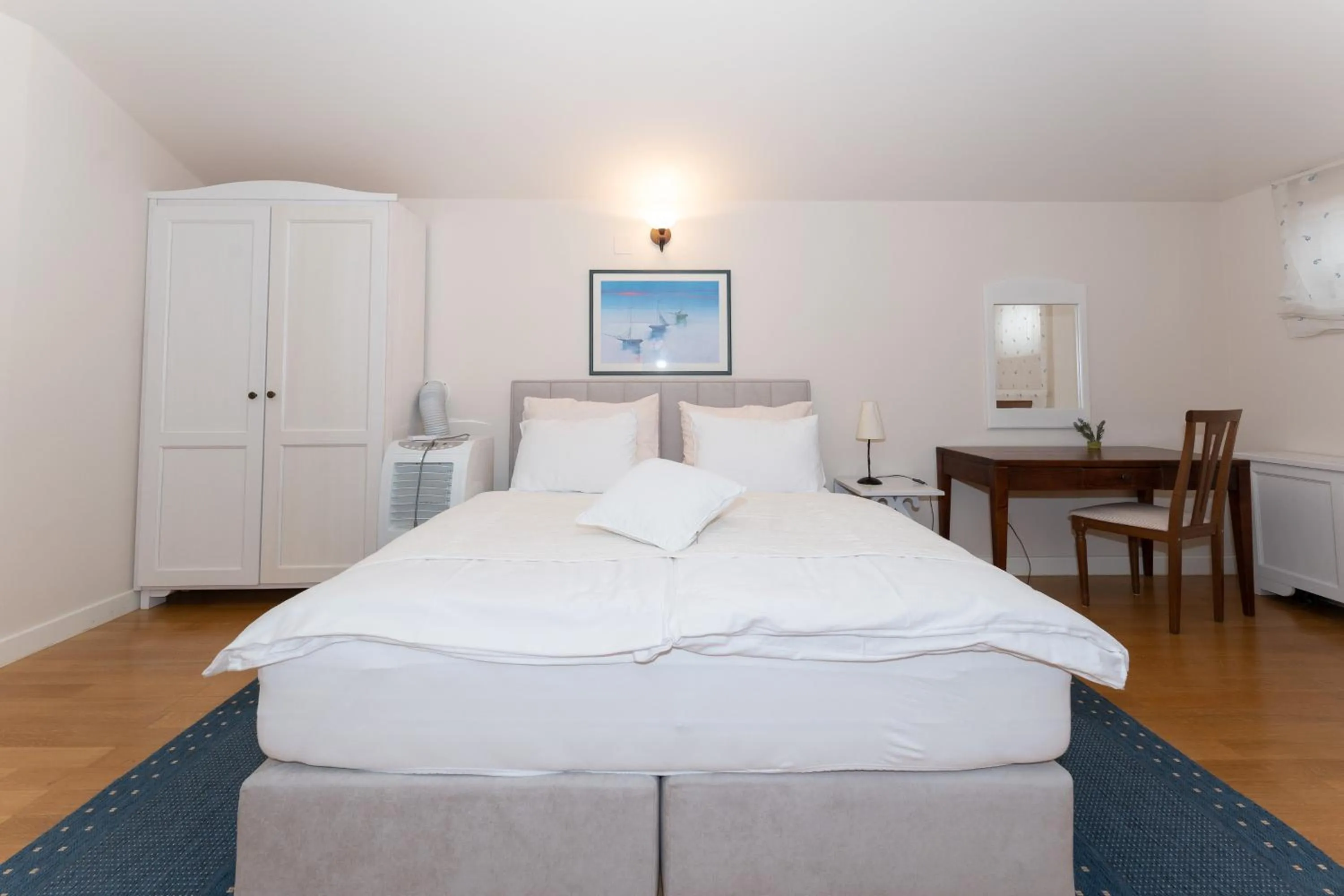 Bed in Hotel Abalone