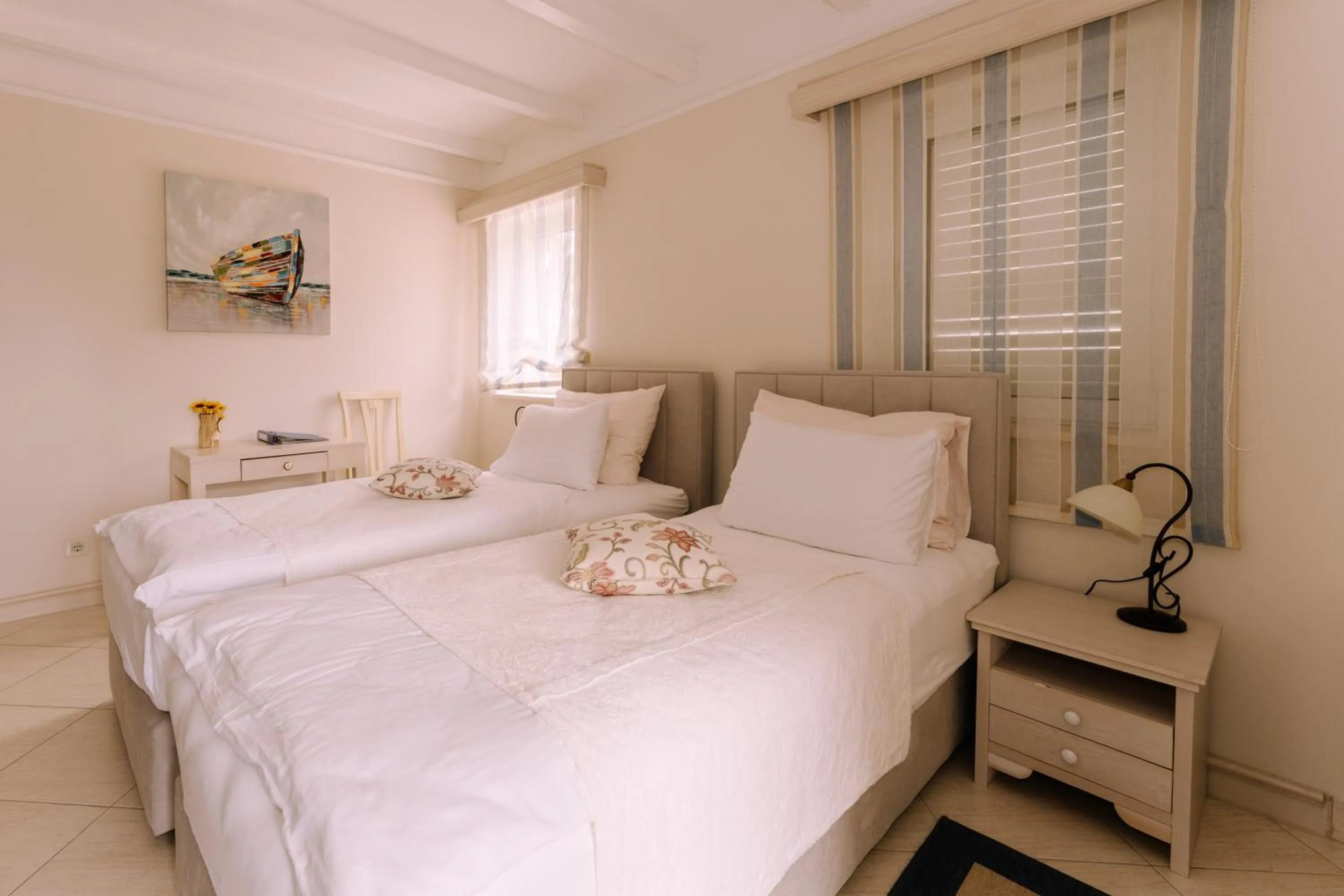 Bed in Hotel Abalone