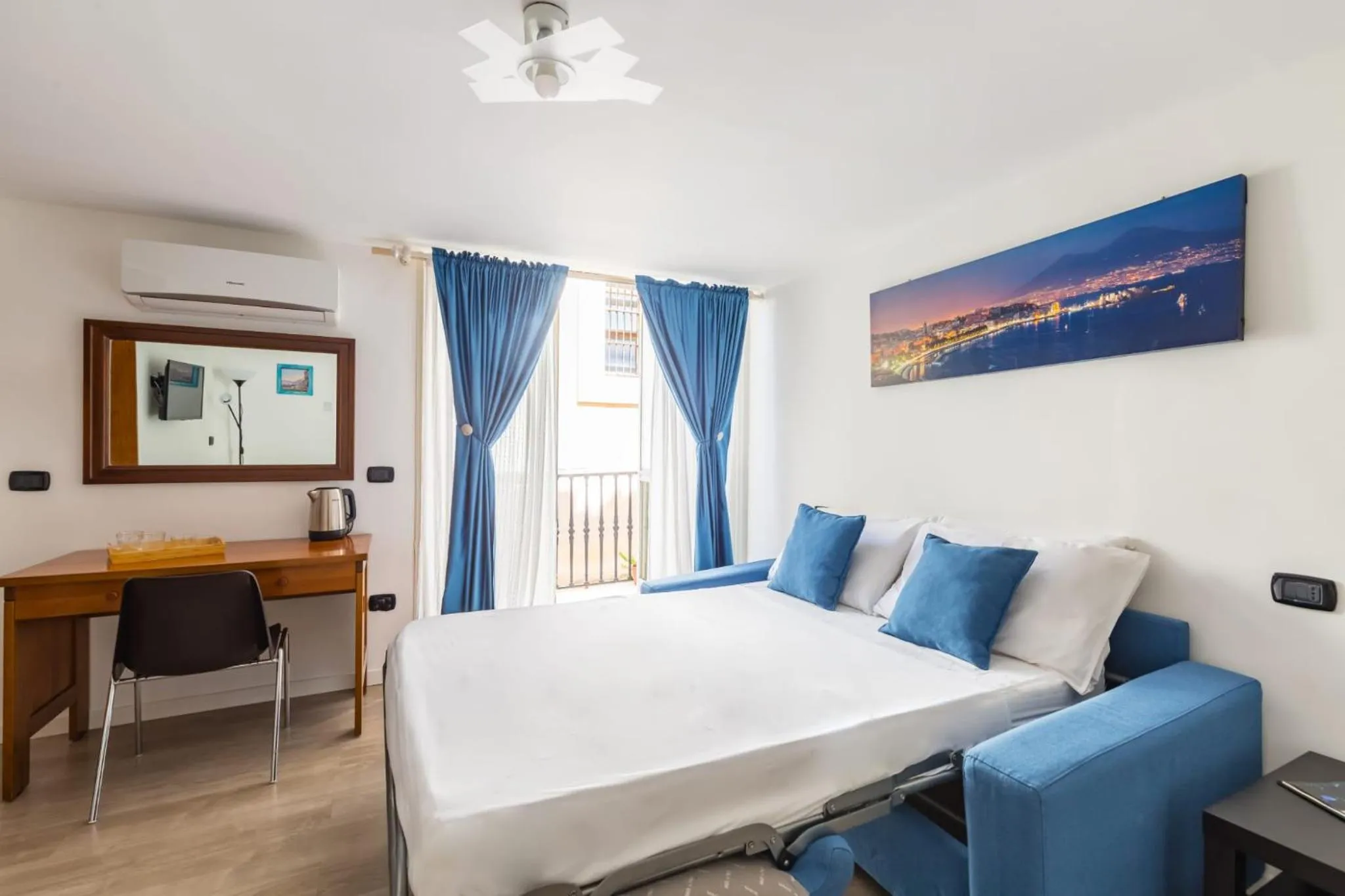 Bed in B&B Antica Napoli