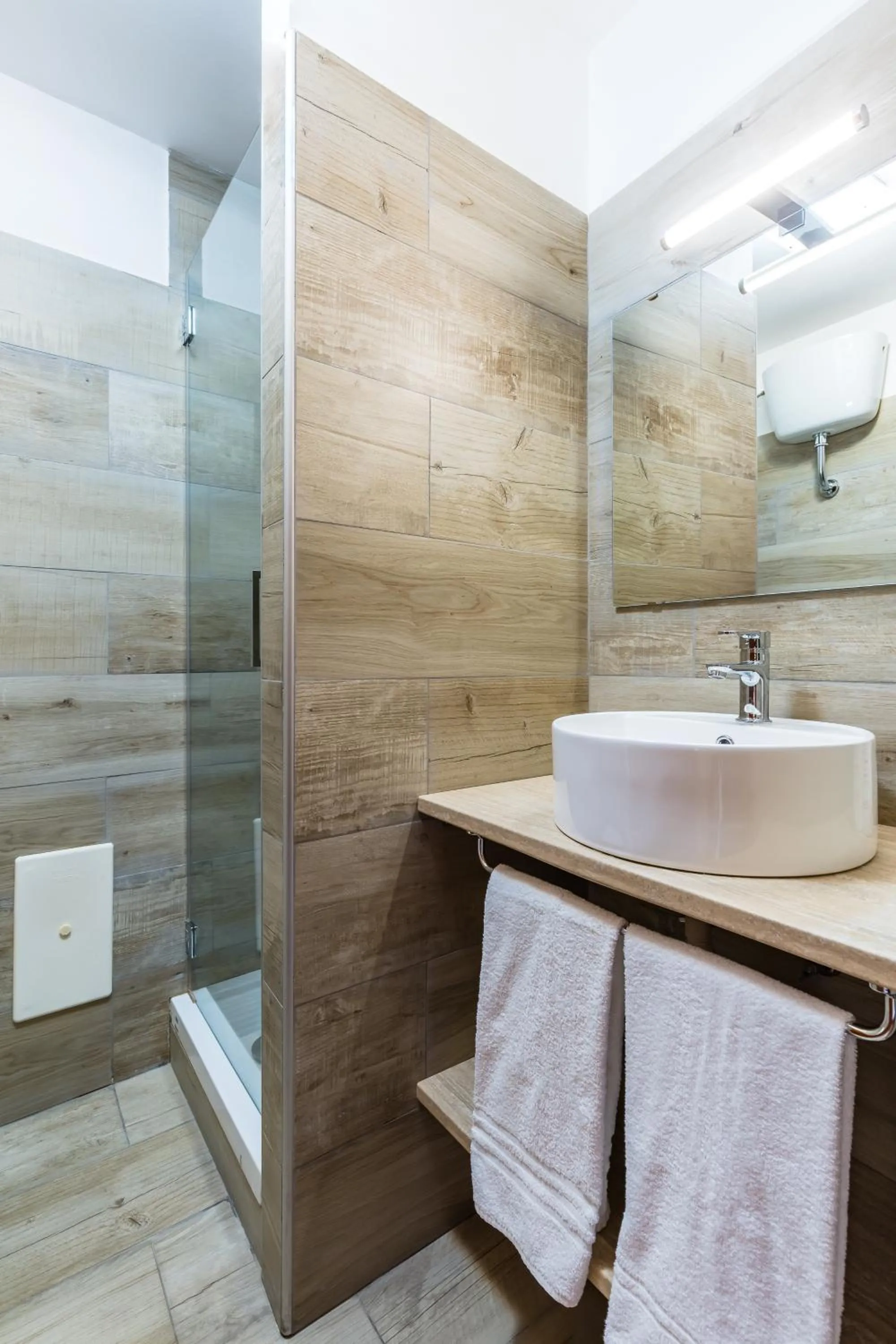 Shower in B&B Antica Napoli