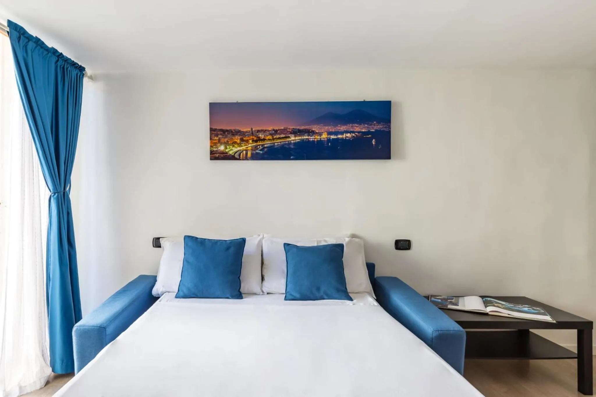 Photo of the whole room, Bed in B&B Antica Napoli