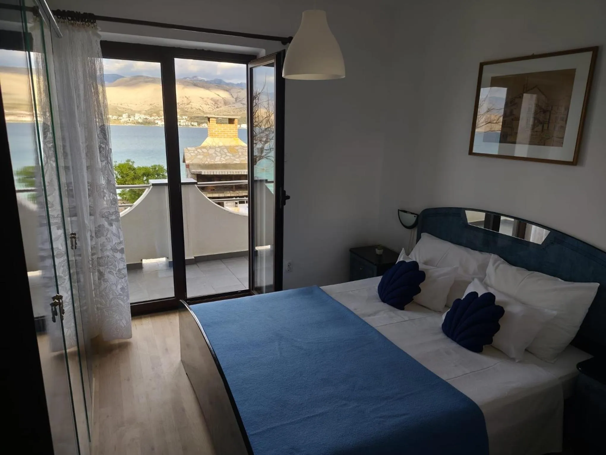 Balcony/Terrace, Bed in Hotel Biser