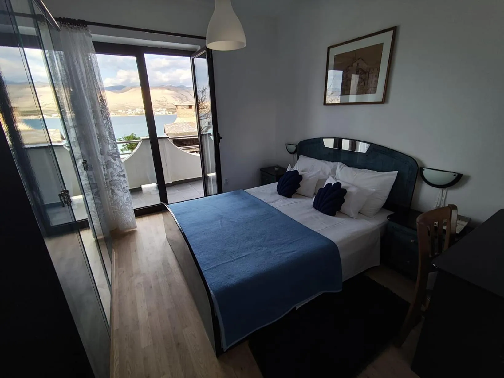 View (from property/room), Bed in Hotel Biser