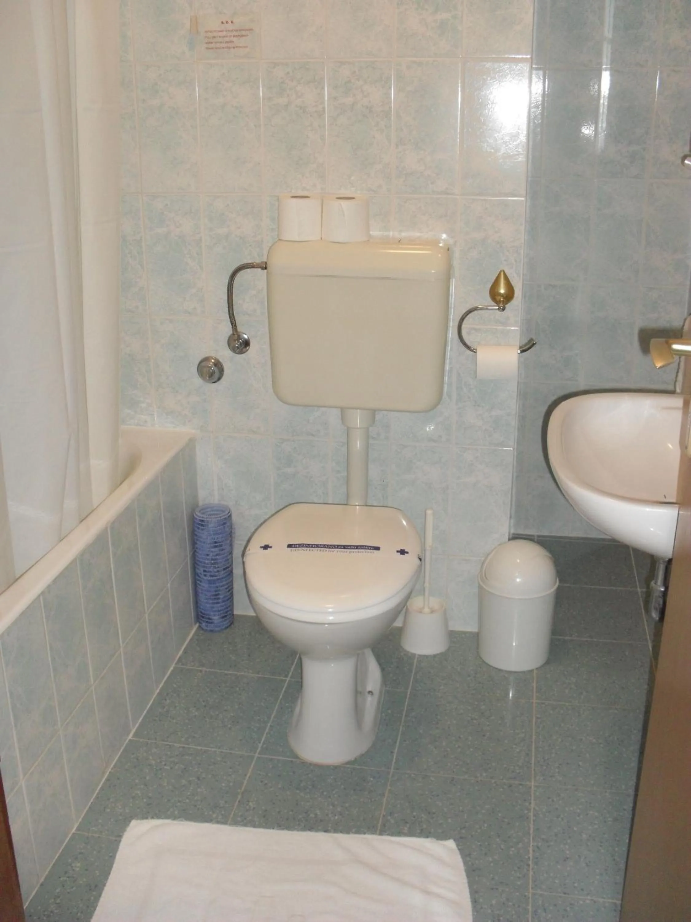 Bathroom in Hotel Biser