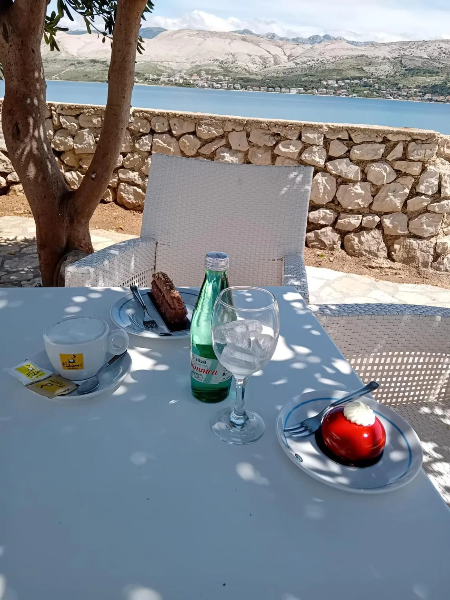 Restaurant/places to eat in Hotel Biser