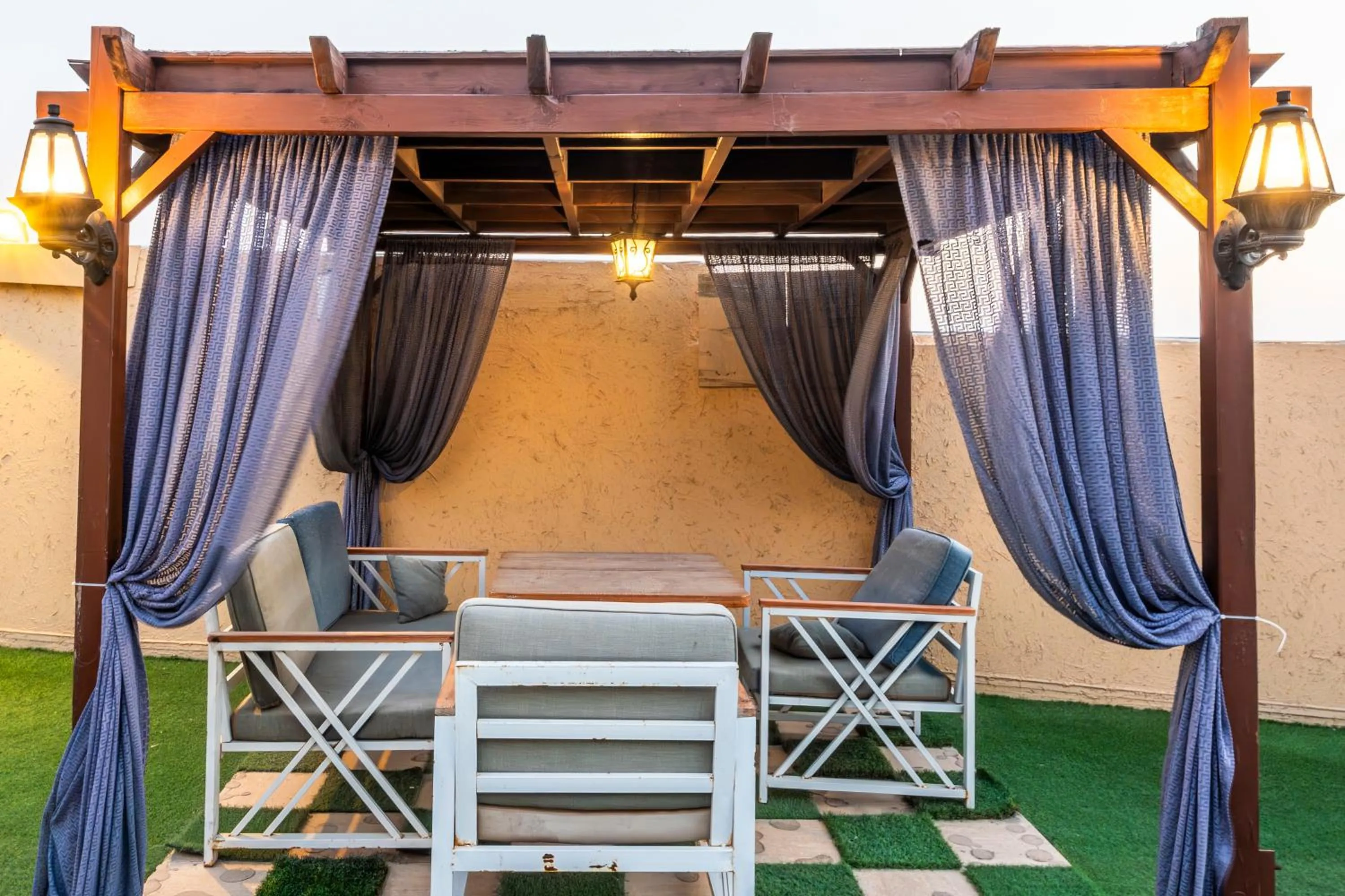 Golden Garden Al Corniche