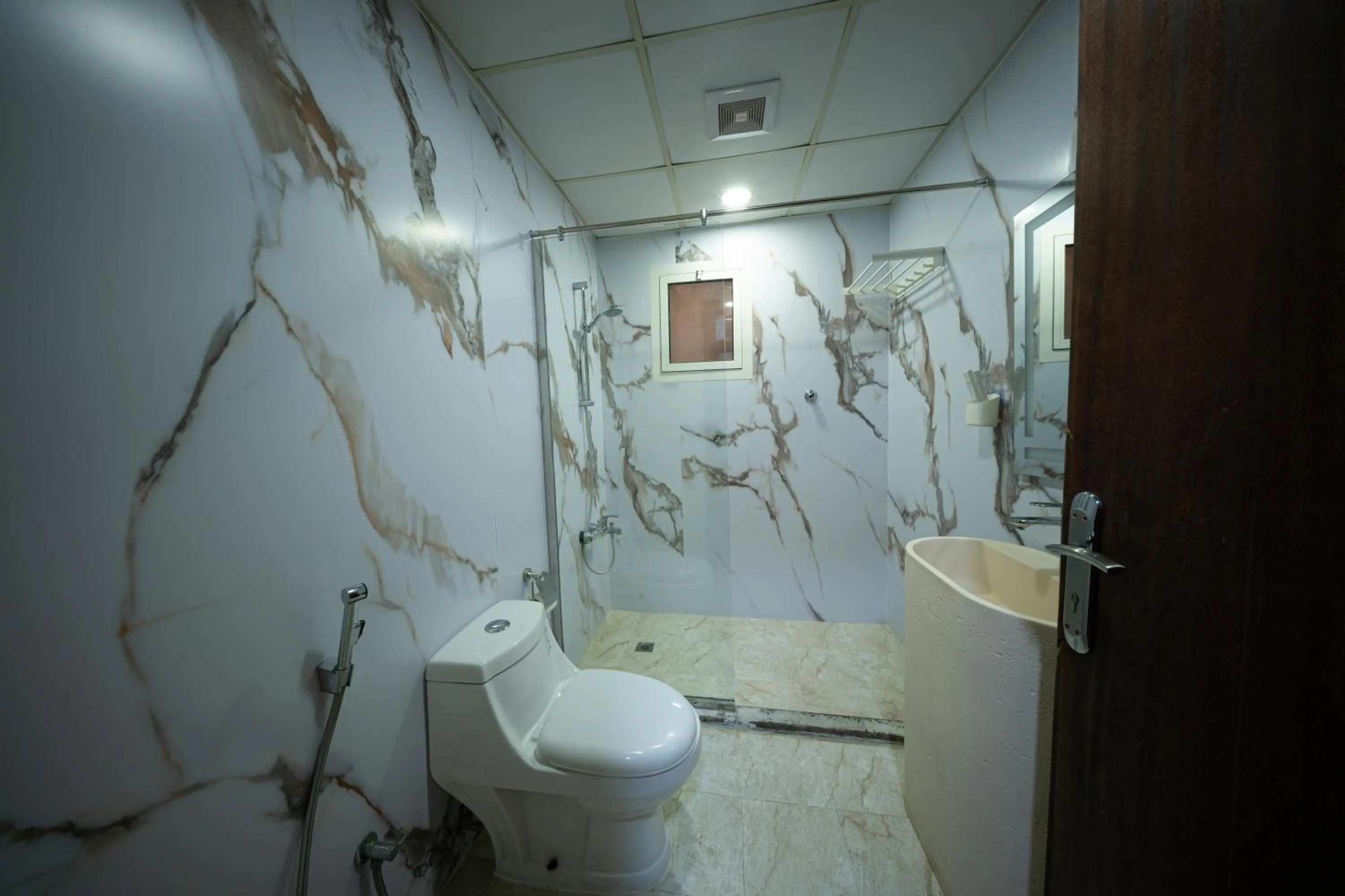 Golden Garden Al Corniche