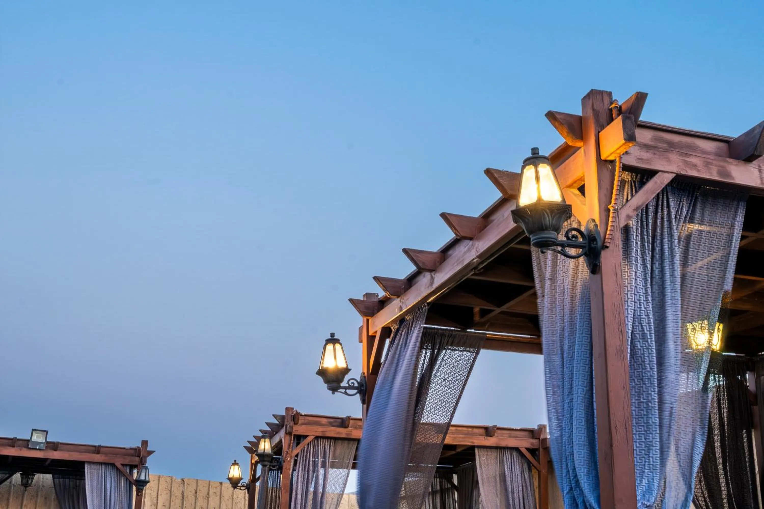 Golden Garden Al Corniche