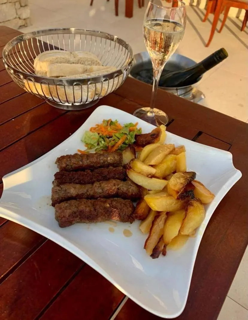 Restaurant/places to eat in Hotel Belveder