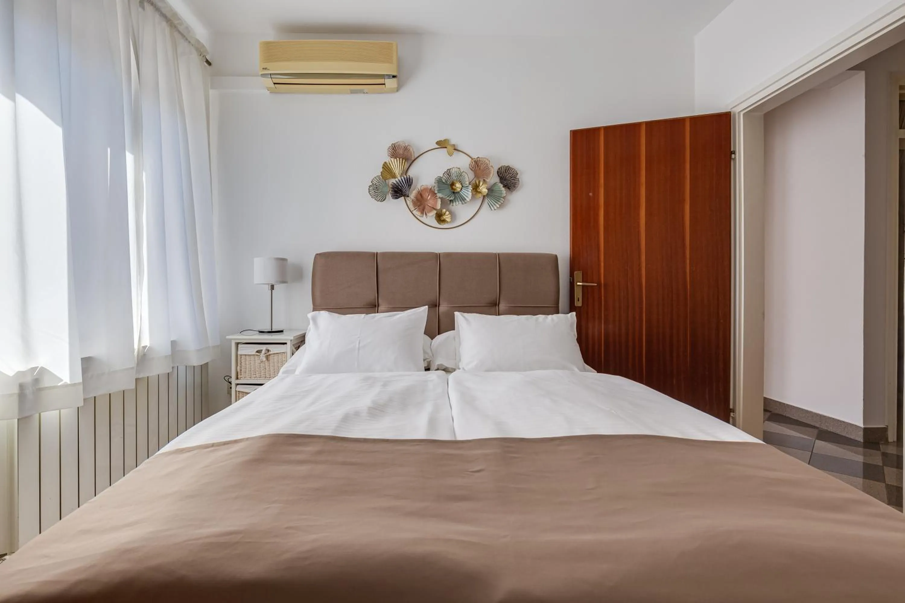 Bed in Hotel Marinko