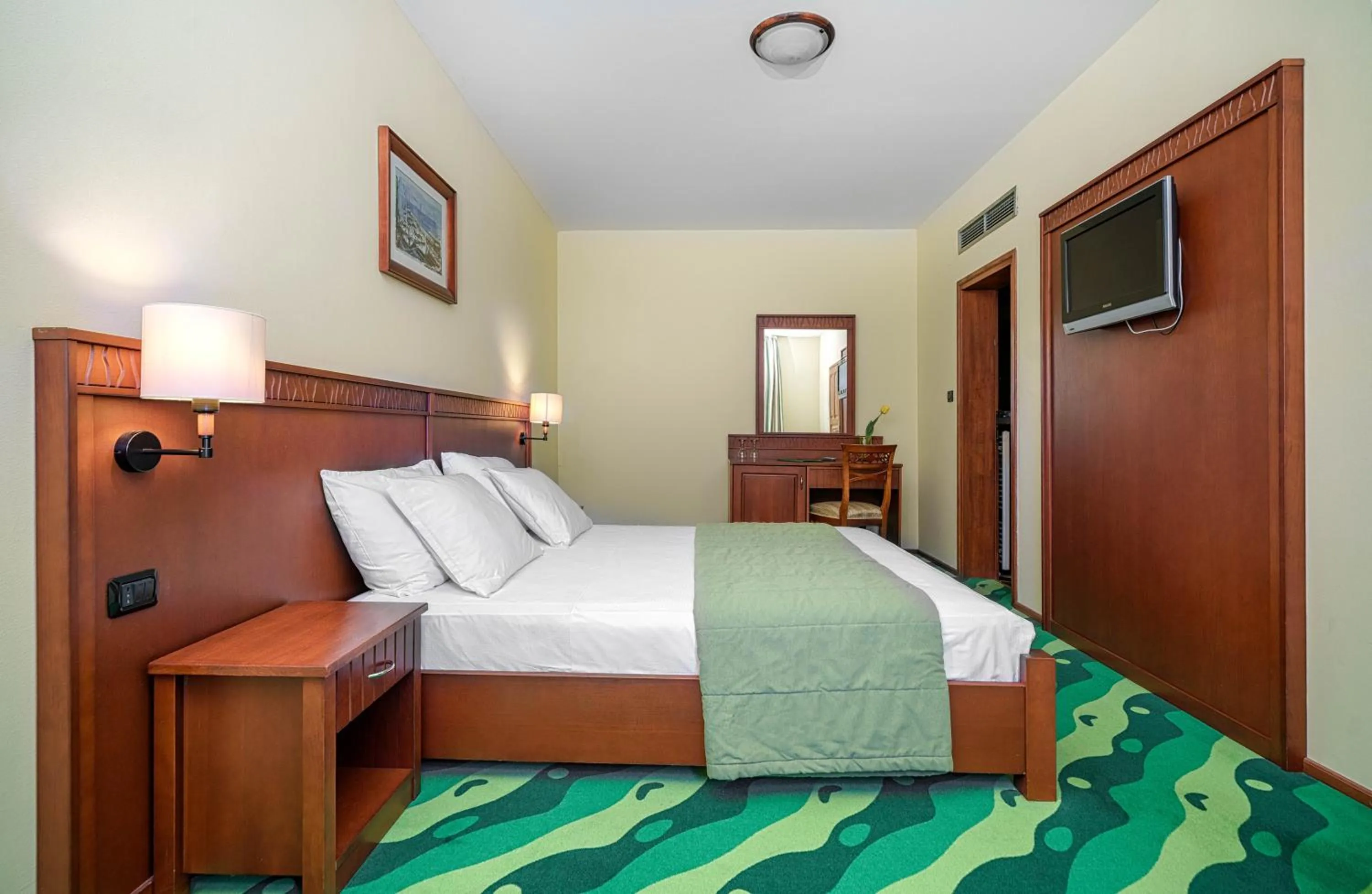 Bed in Hotel Vrata Krke