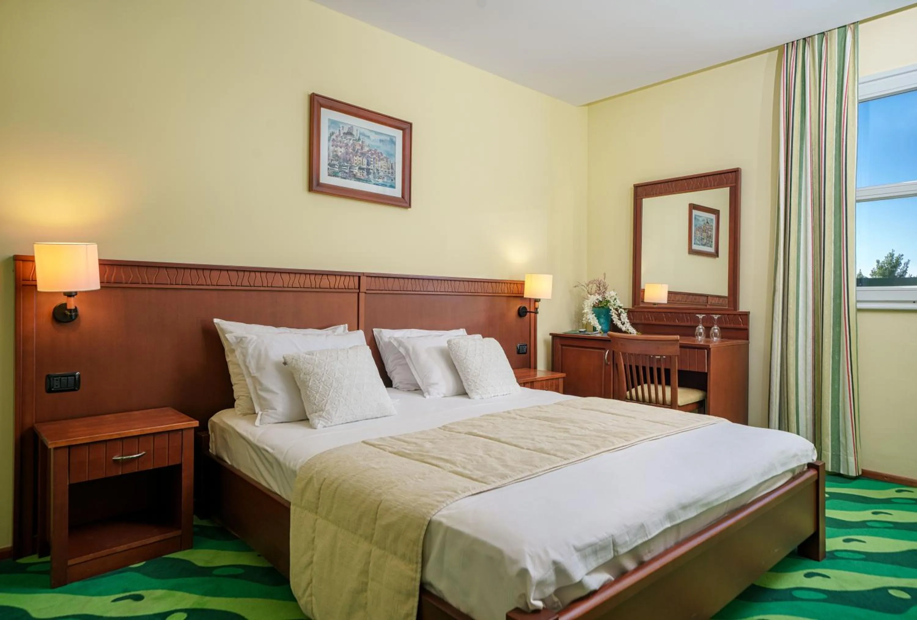 Bedroom, Bed in Hotel Vrata Krke