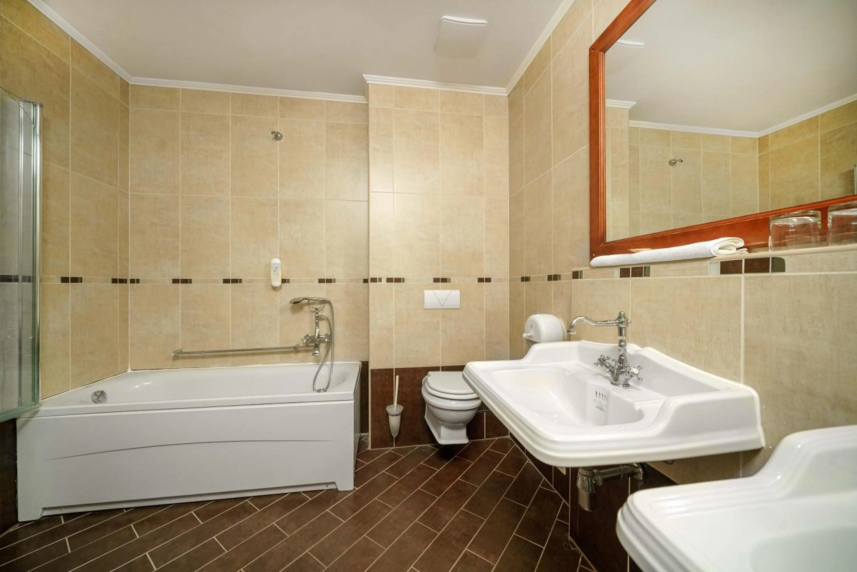 Shower in Hotel Vrata Krke