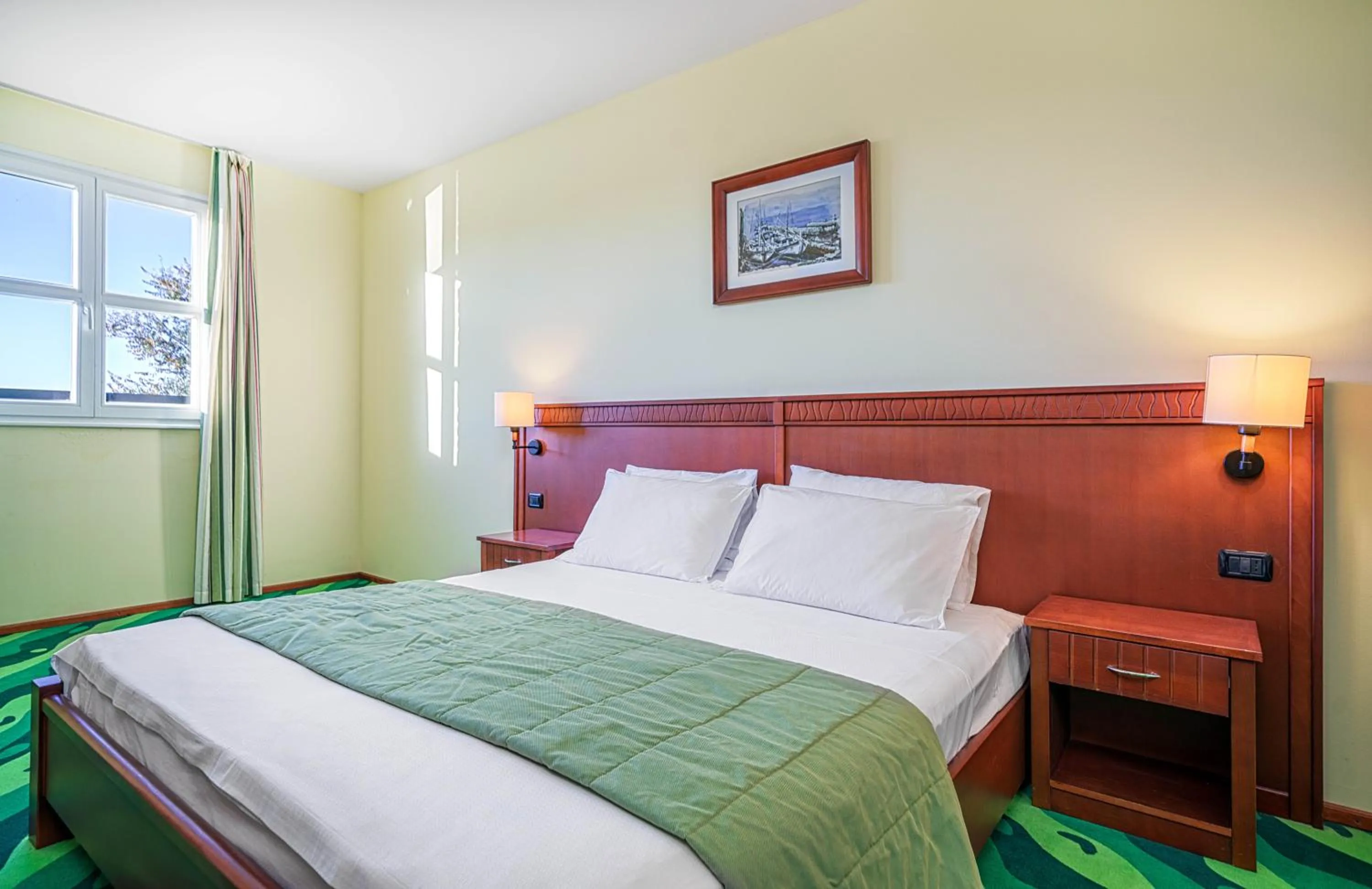 Bedroom, Bed in Hotel Vrata Krke