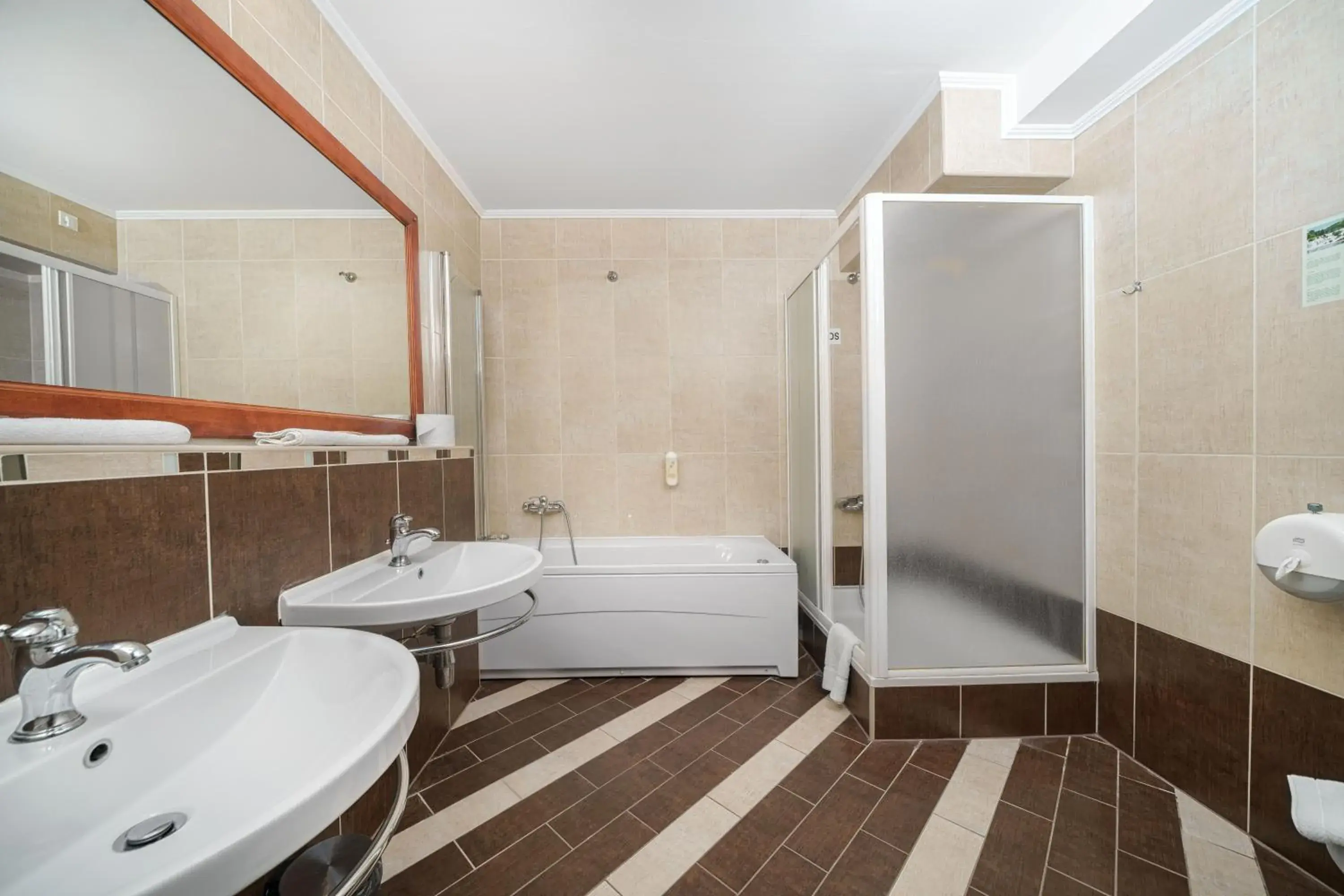 Standard Family Room in Hotel Vrata Krke Standard Family Room in Hotel Vrata Krke