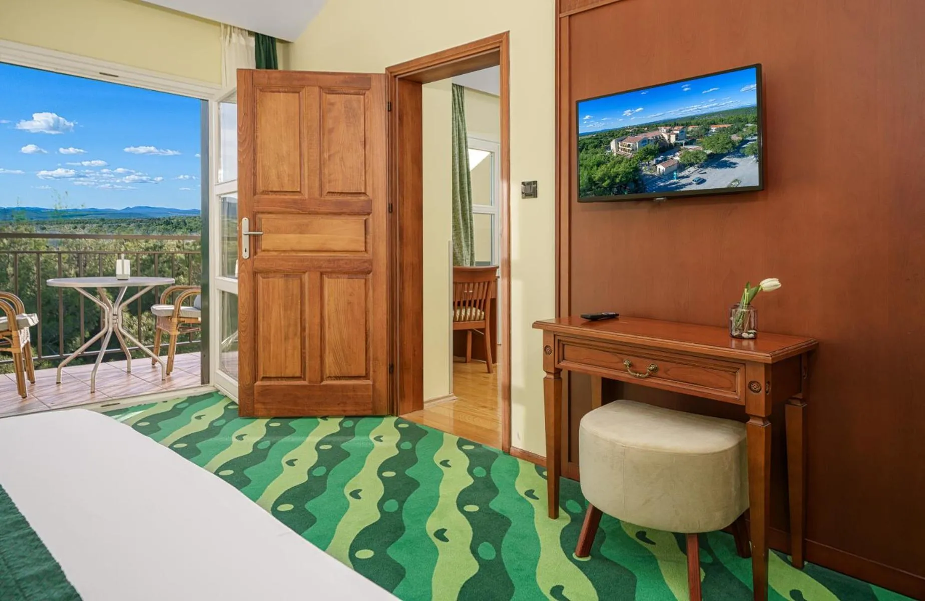 TV and multimedia in Hotel Vrata Krke