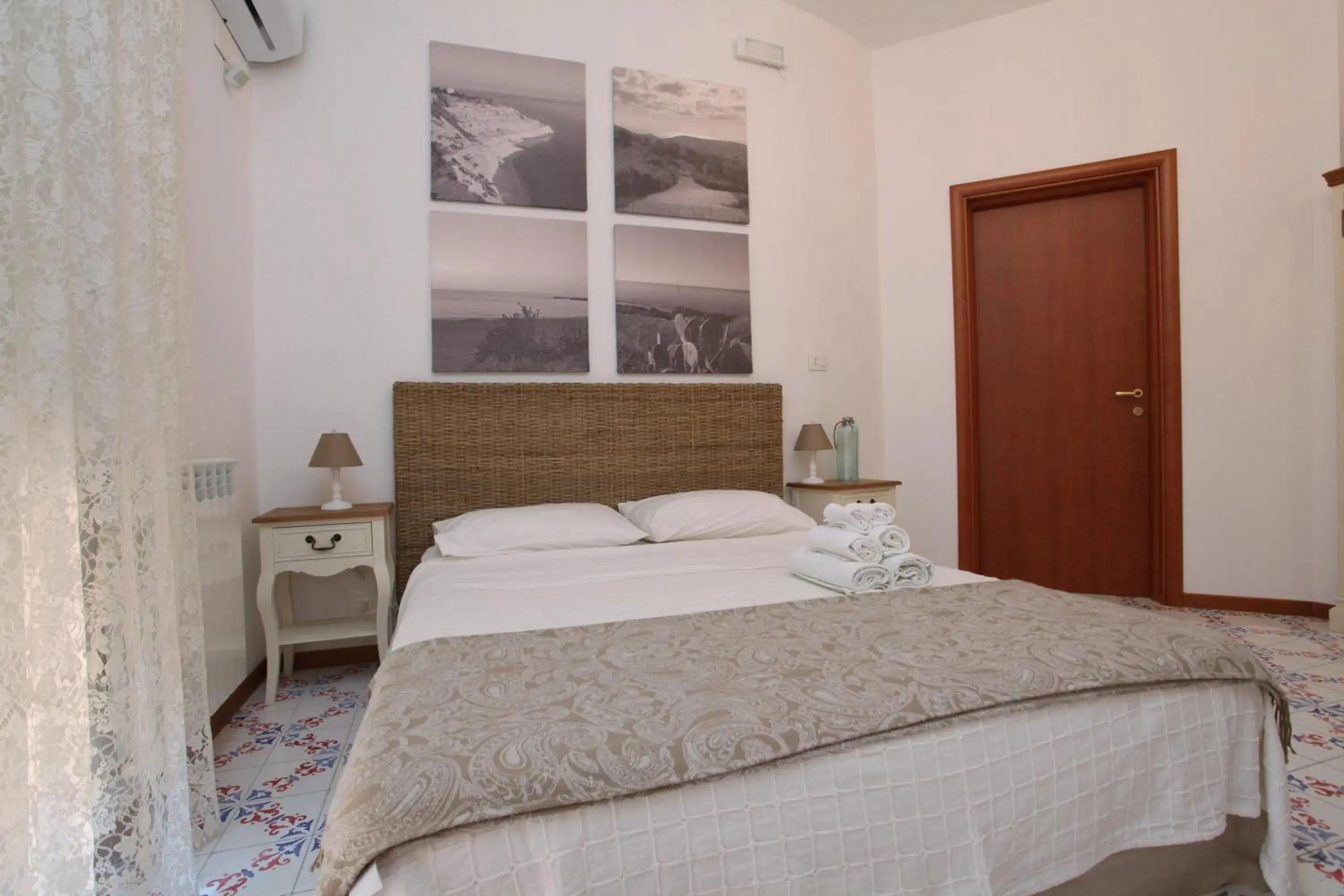 Quadruple Room with Balcony - single occupancy in B&B Villa Maiolica Quadruple Room with Balcony - single occupancy in B&B Villa Maiolica