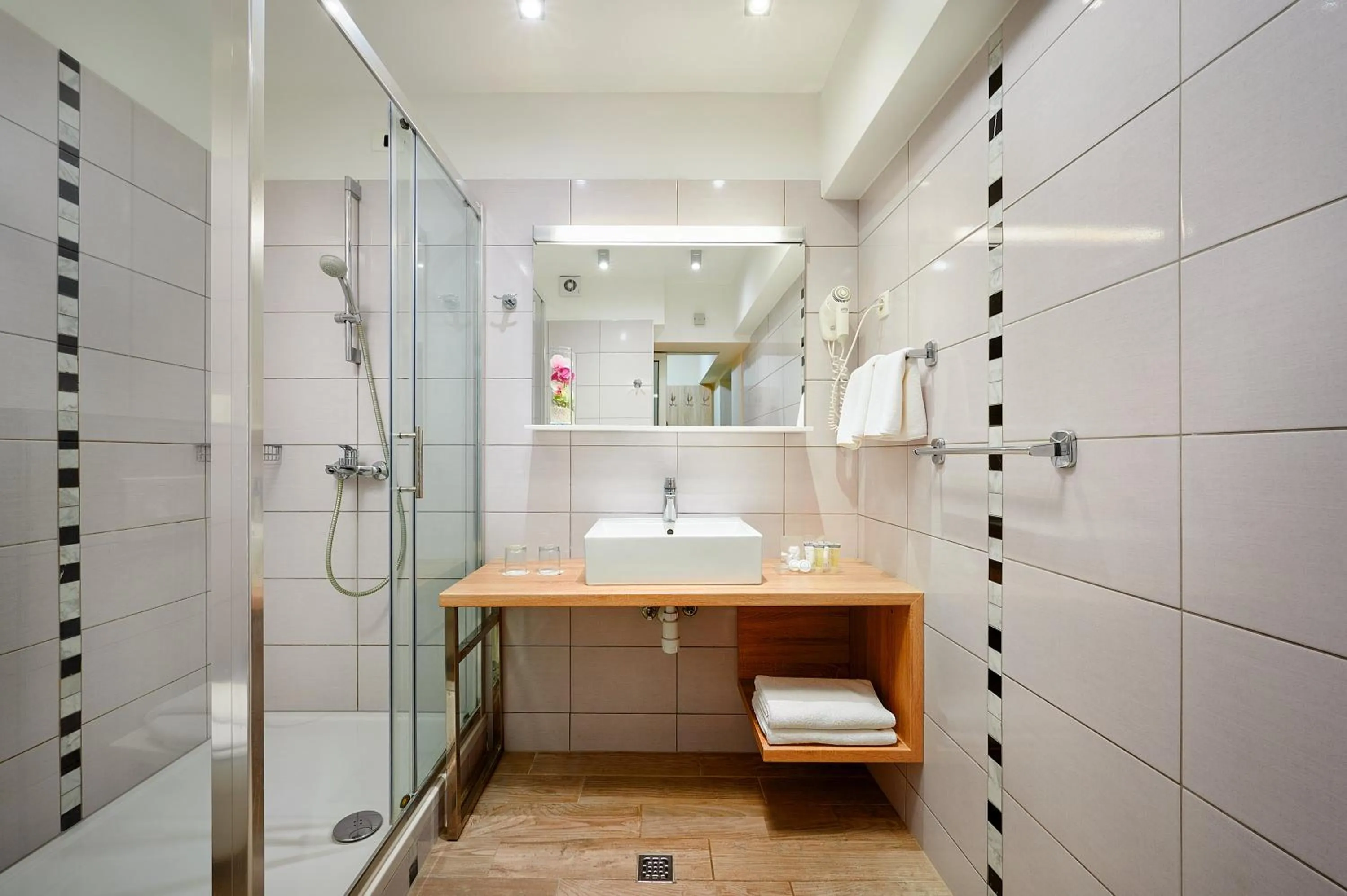 Shower in Hotel Pinija