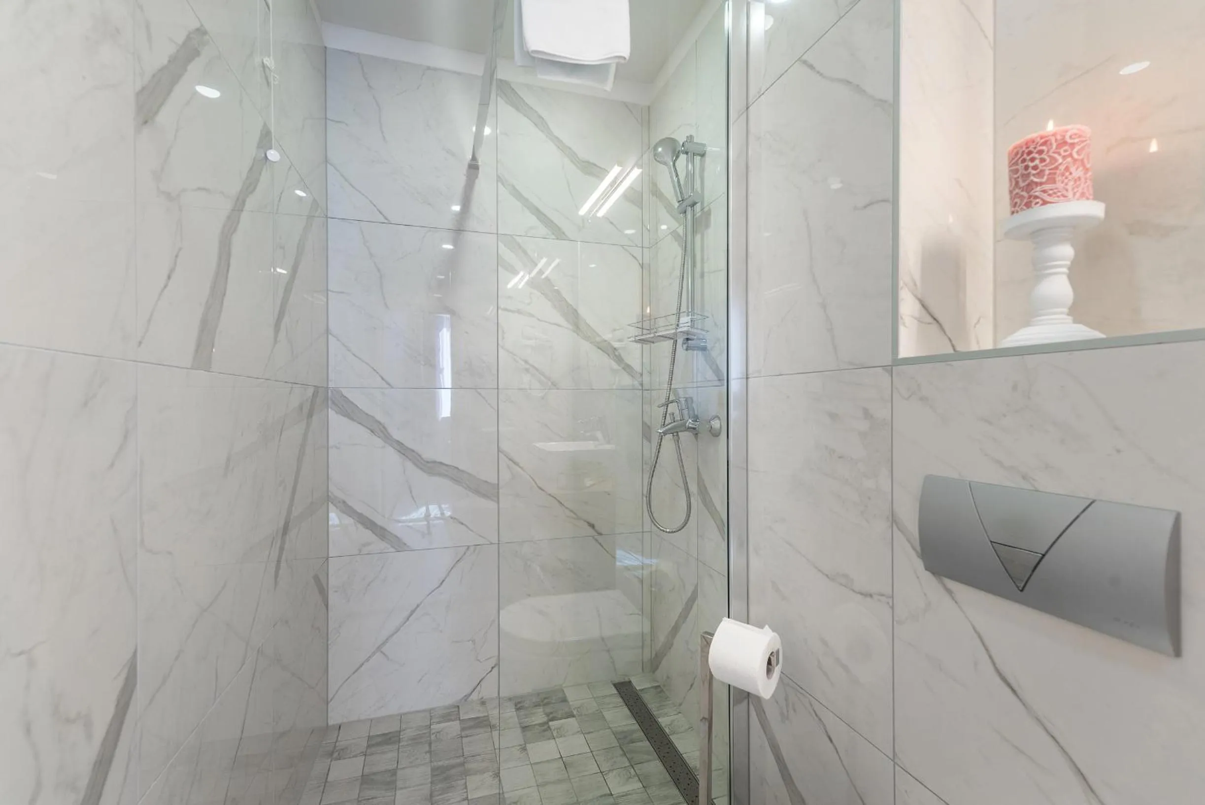 Shower in Hotel Maritimo