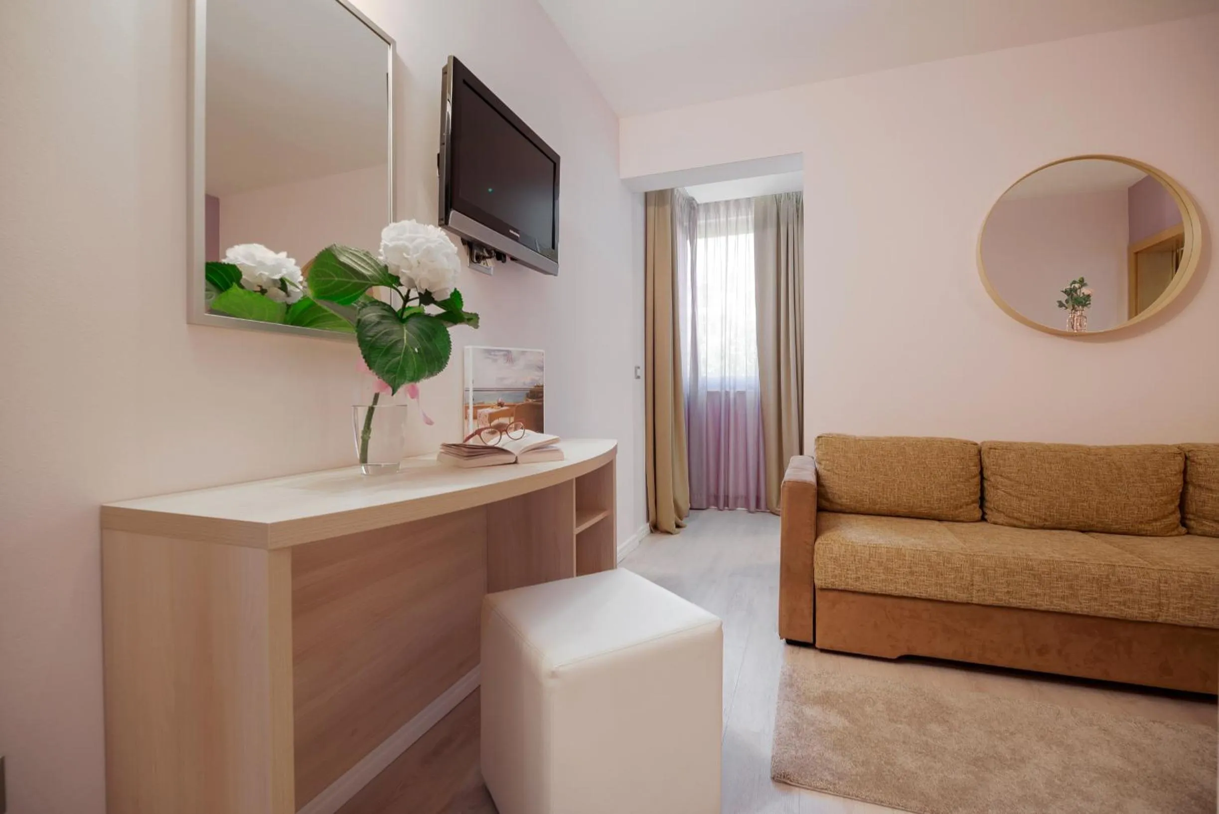 TV and multimedia in Hotel Maritimo