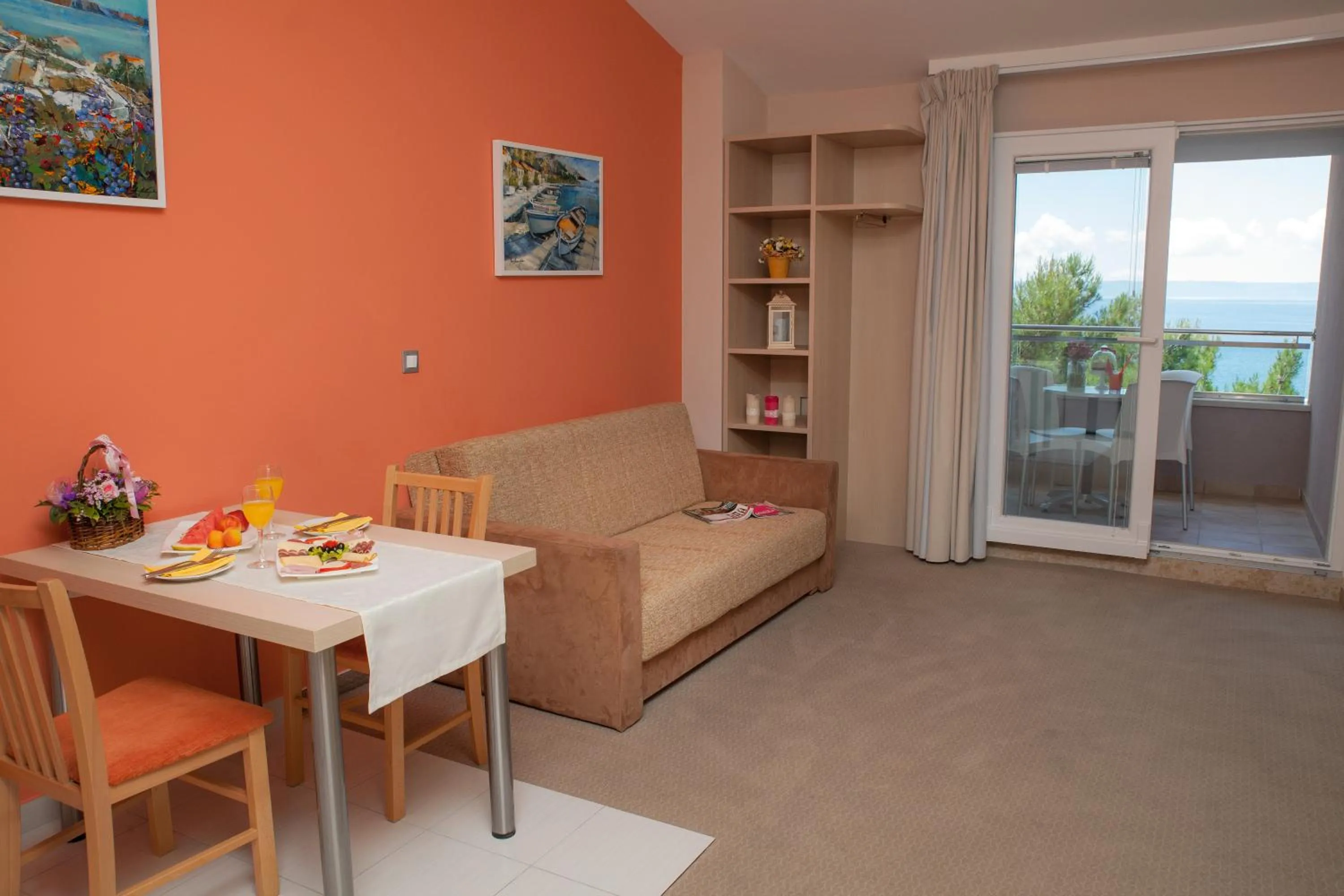 Food and drinks in Hotel Maritimo