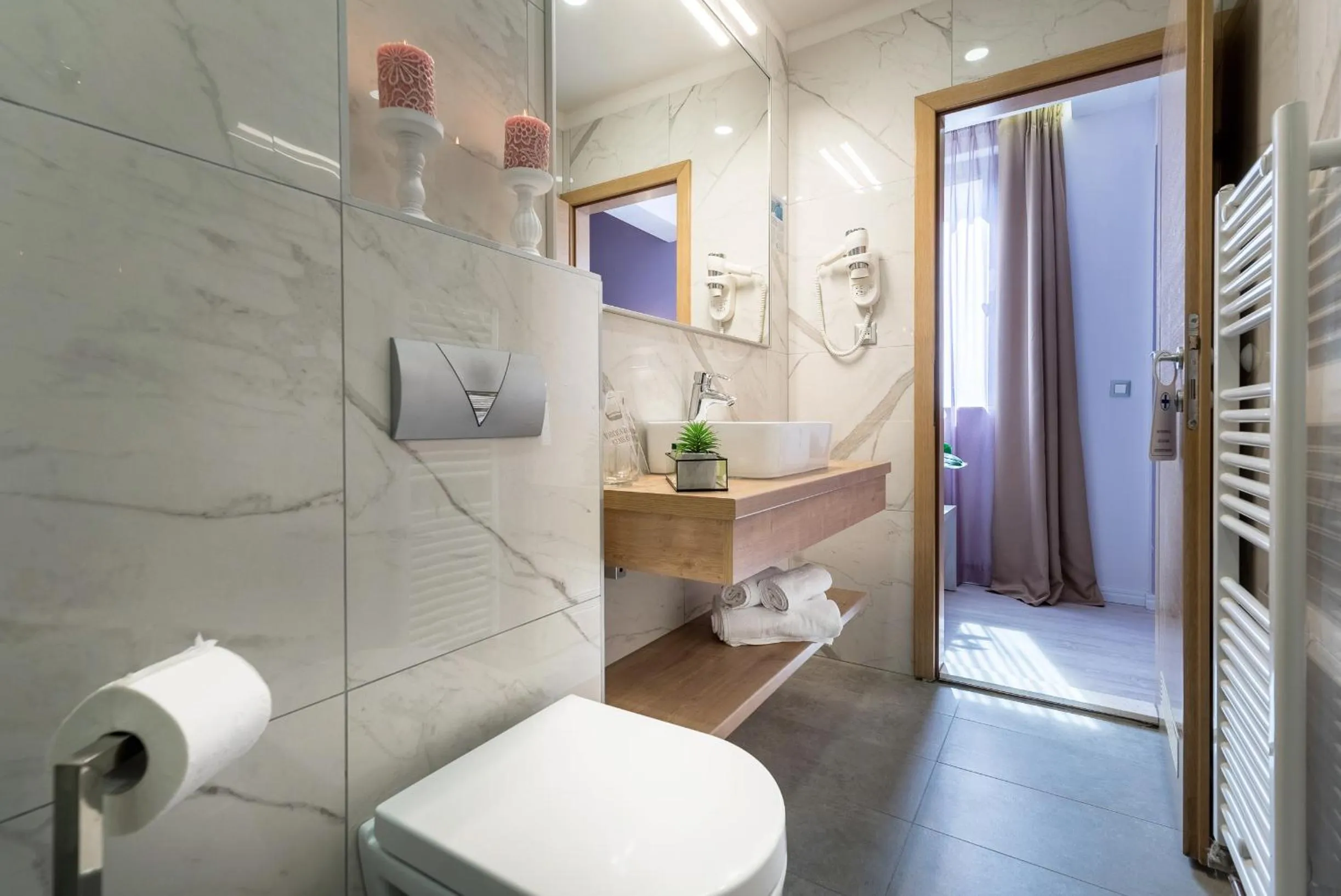 Shower in Hotel Maritimo