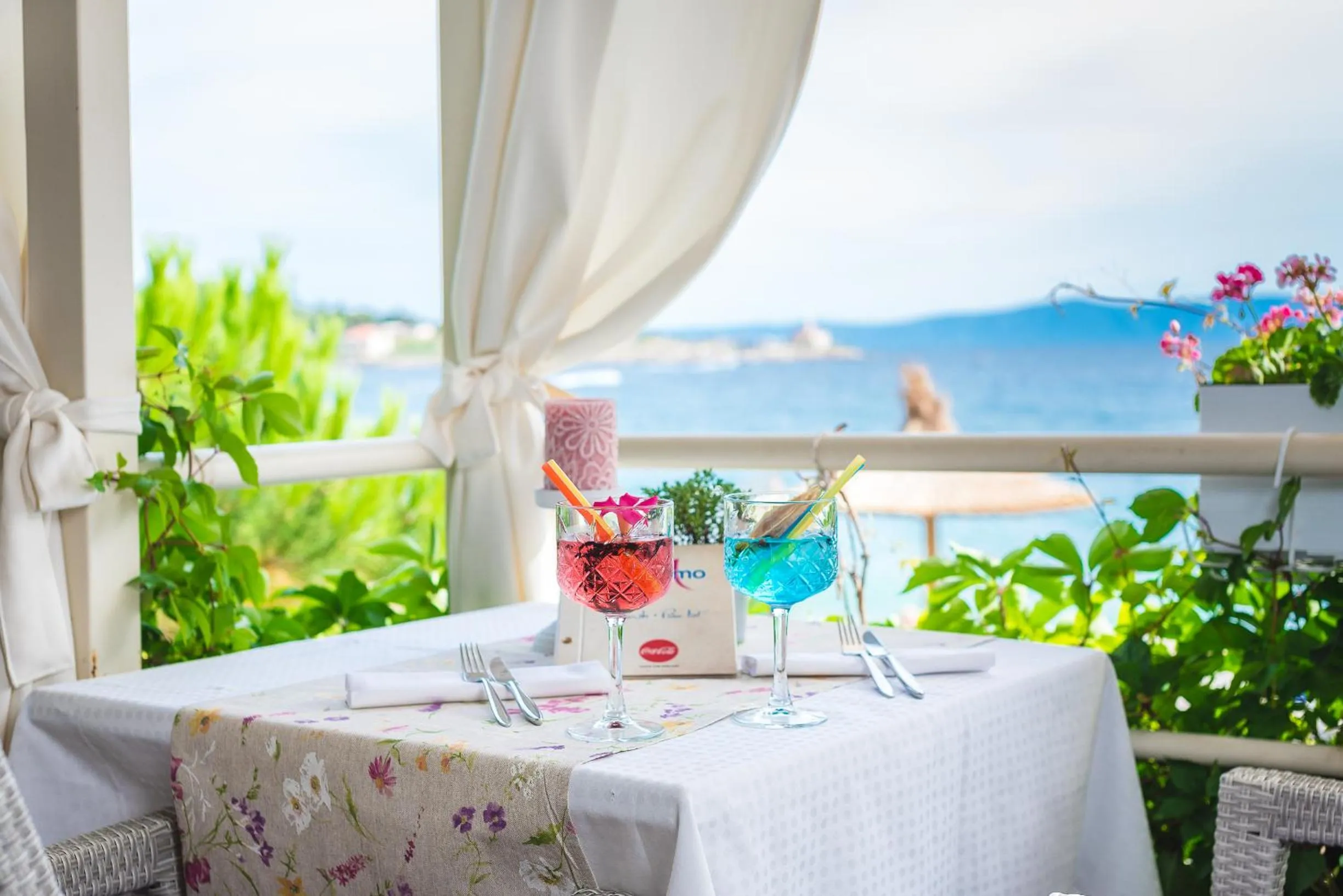 Restaurant/places to eat in Hotel Maritimo