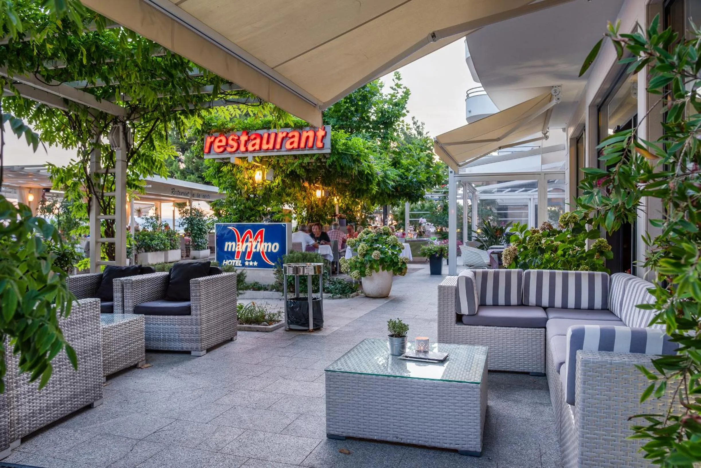 Lounge or bar in Hotel Maritimo