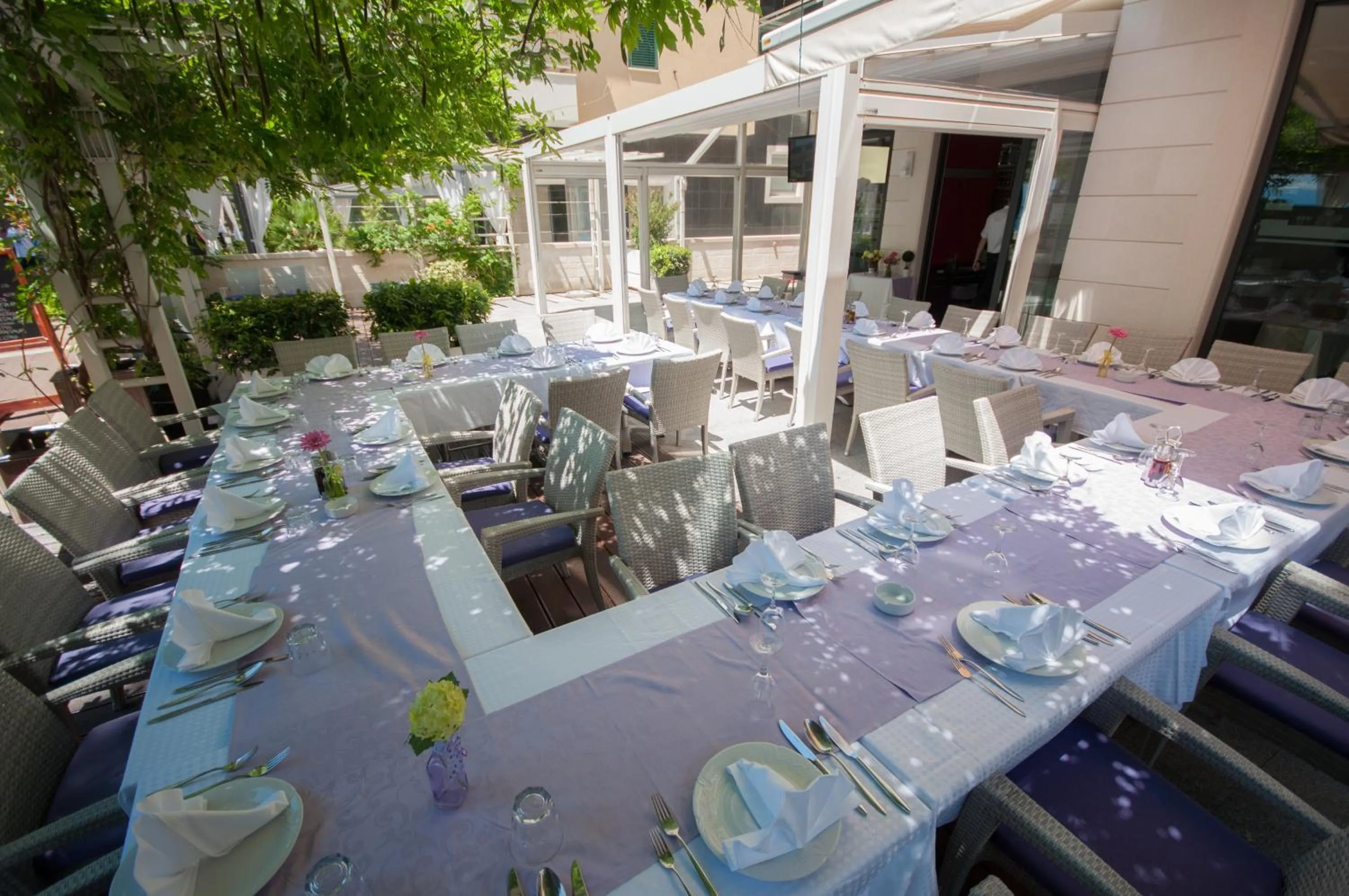 Restaurant/places to eat in Hotel Maritimo