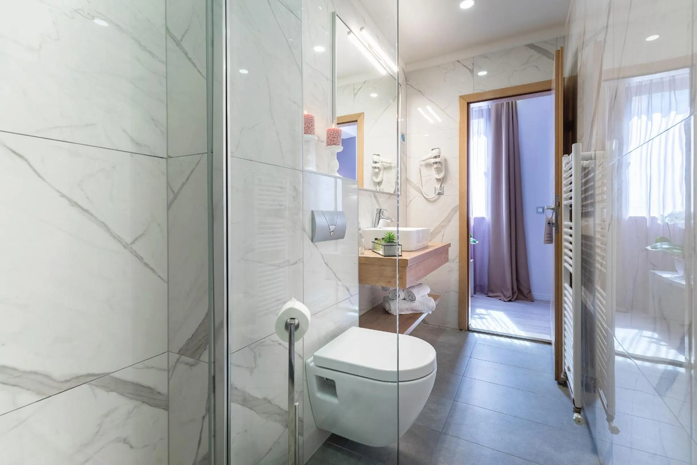 Shower in Hotel Maritimo