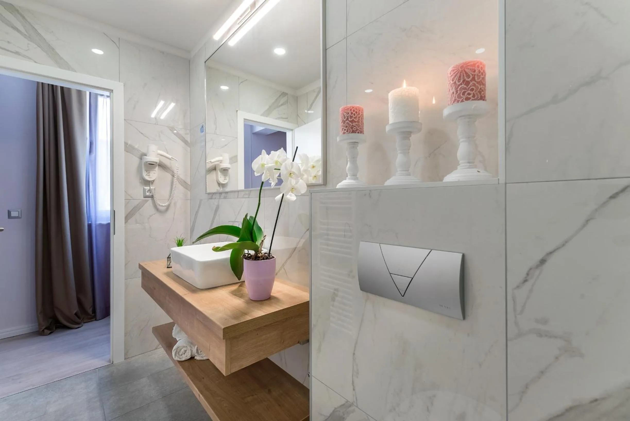 Toilet in Hotel Maritimo