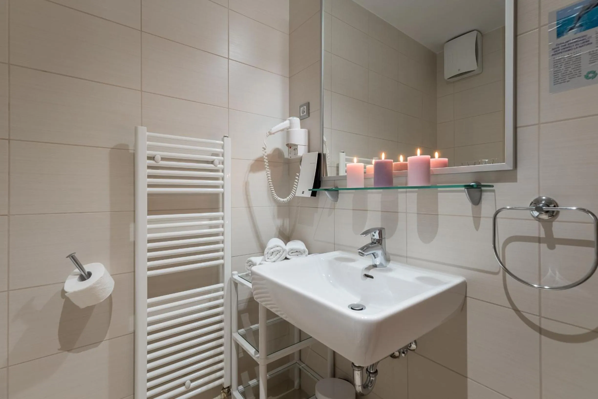 Shower in Hotel Maritimo